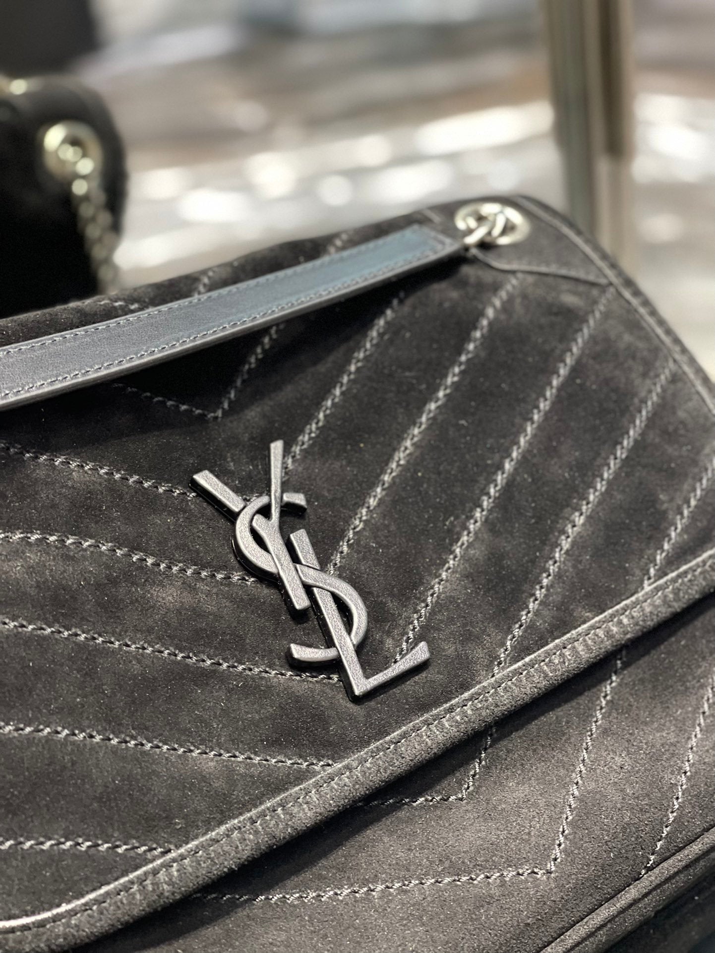 YSL Saint Laurent Niki Shoulder Bag Chain