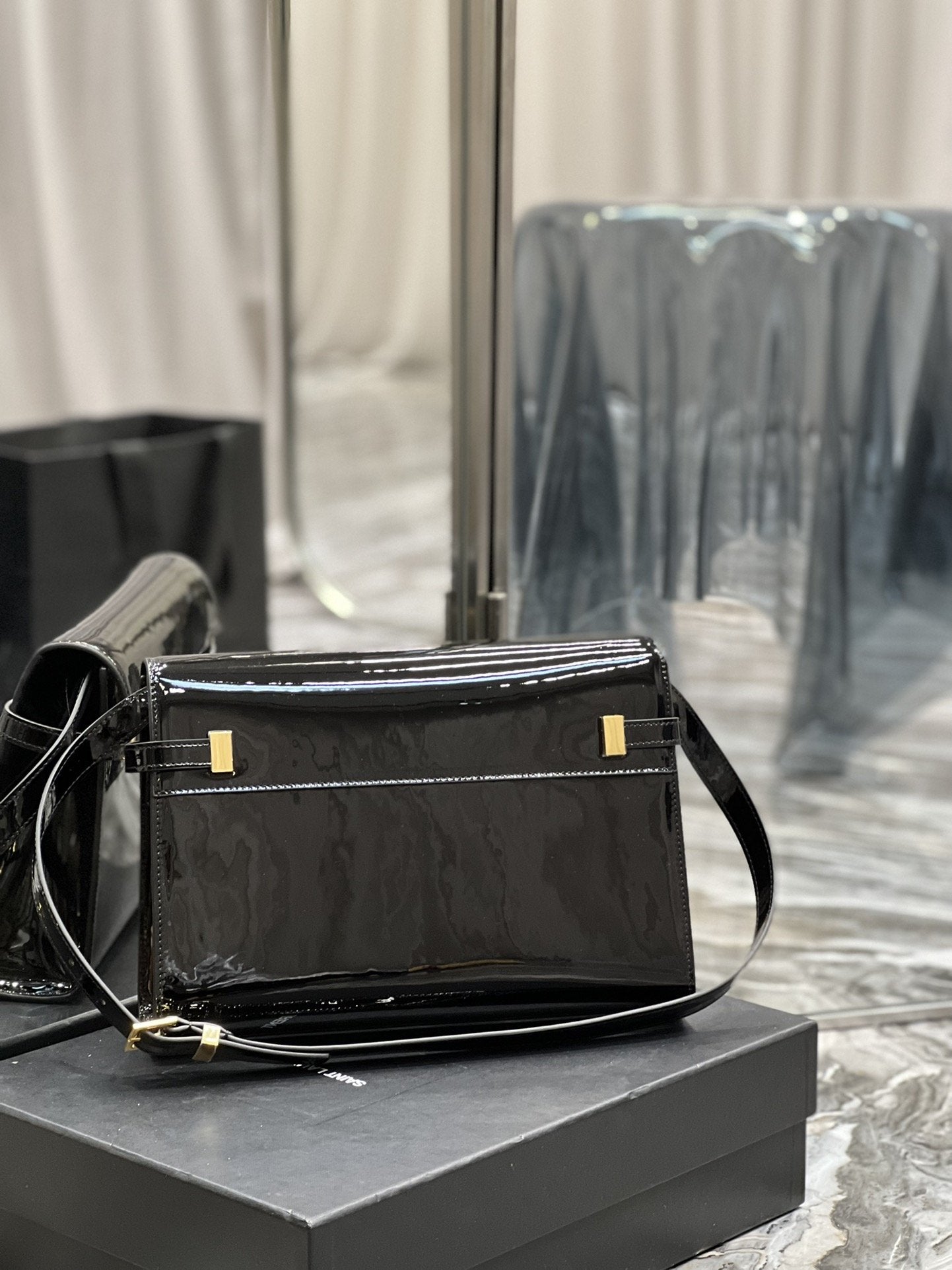 YSL Saint Laurent Manhattan 11in 29cm Black Shoulder Bag
