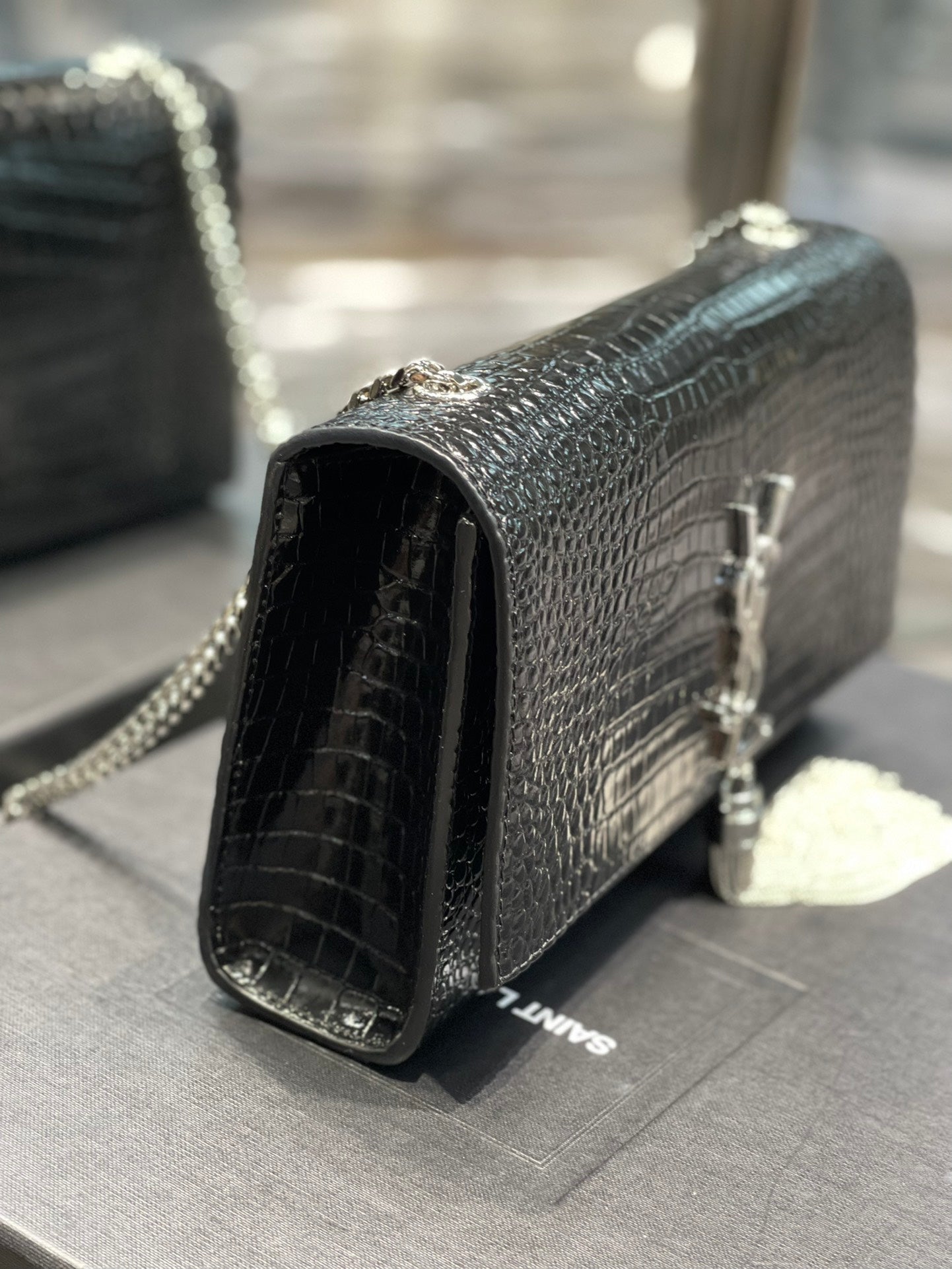 YSL Saint Laurent Kata Tassel 9in 24cm Black Medium Chain Handbag Ysl 354119Dnd0N1000