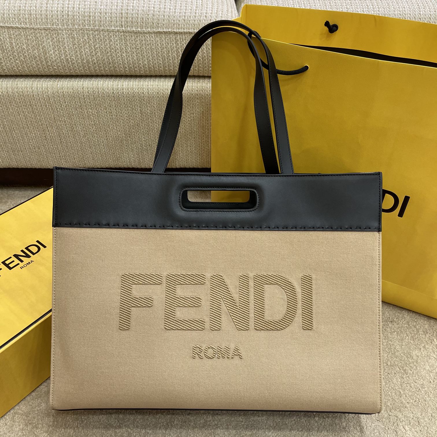 Fendi Top QualityTop Quality , ’s Canvas Black Cream FF Tote Bag