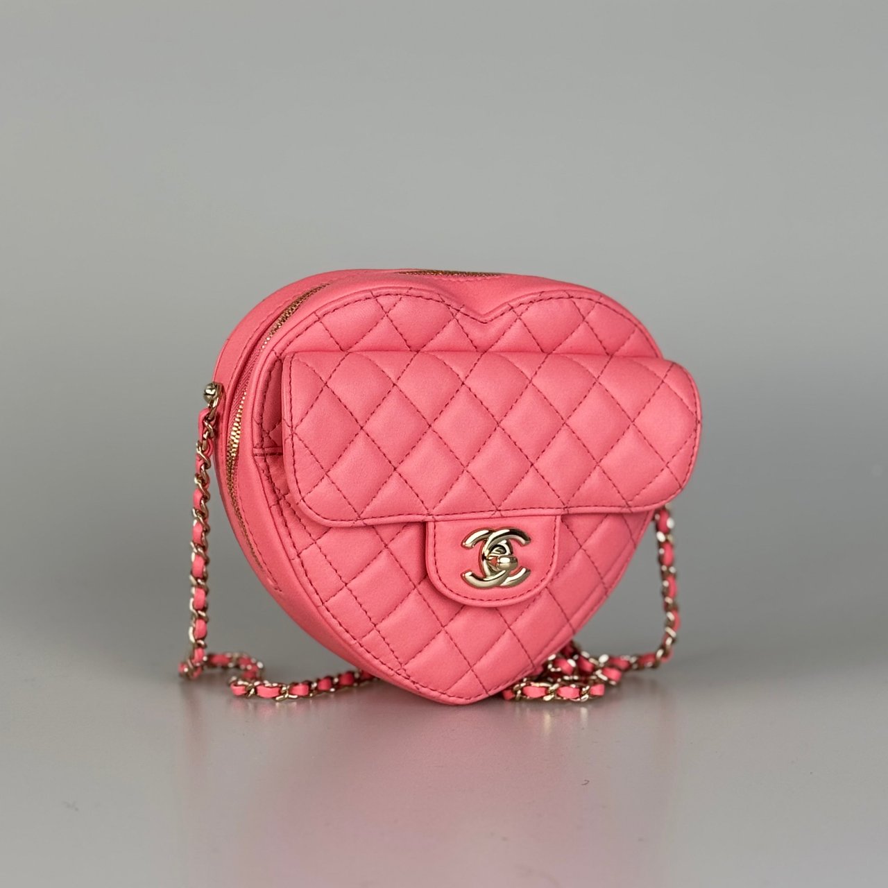 Chanel Large pink heart bag in Lambskin leather with gold Hardware