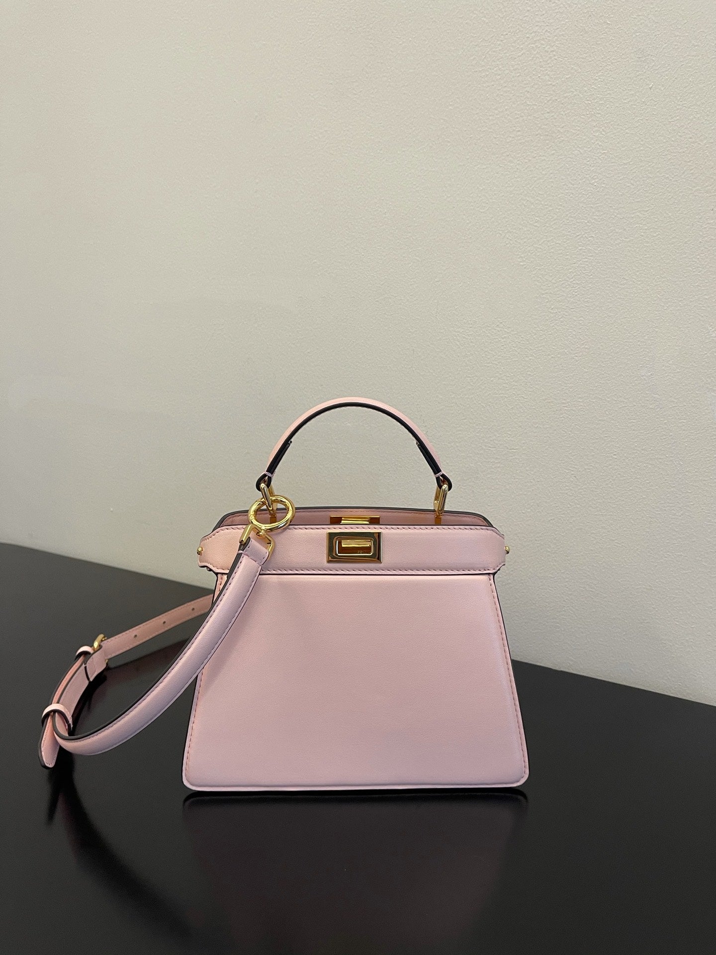 Iseeu Petite Beige Small Travel Bag