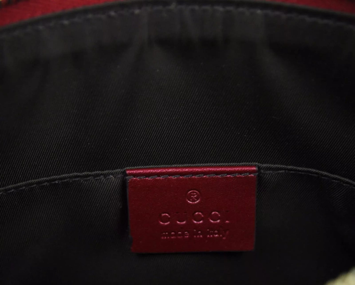 Gucci Red Shiny Leather w/Interlocking G Cosmetic Case