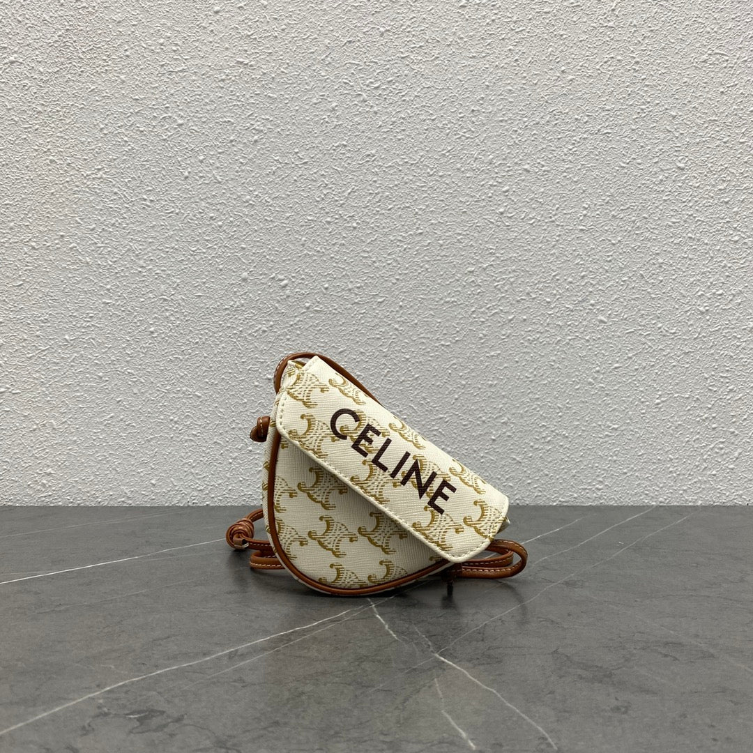Top Quality Triangle In Triomphe With Top Canvas White Travel Bag 8In21Cm 8992