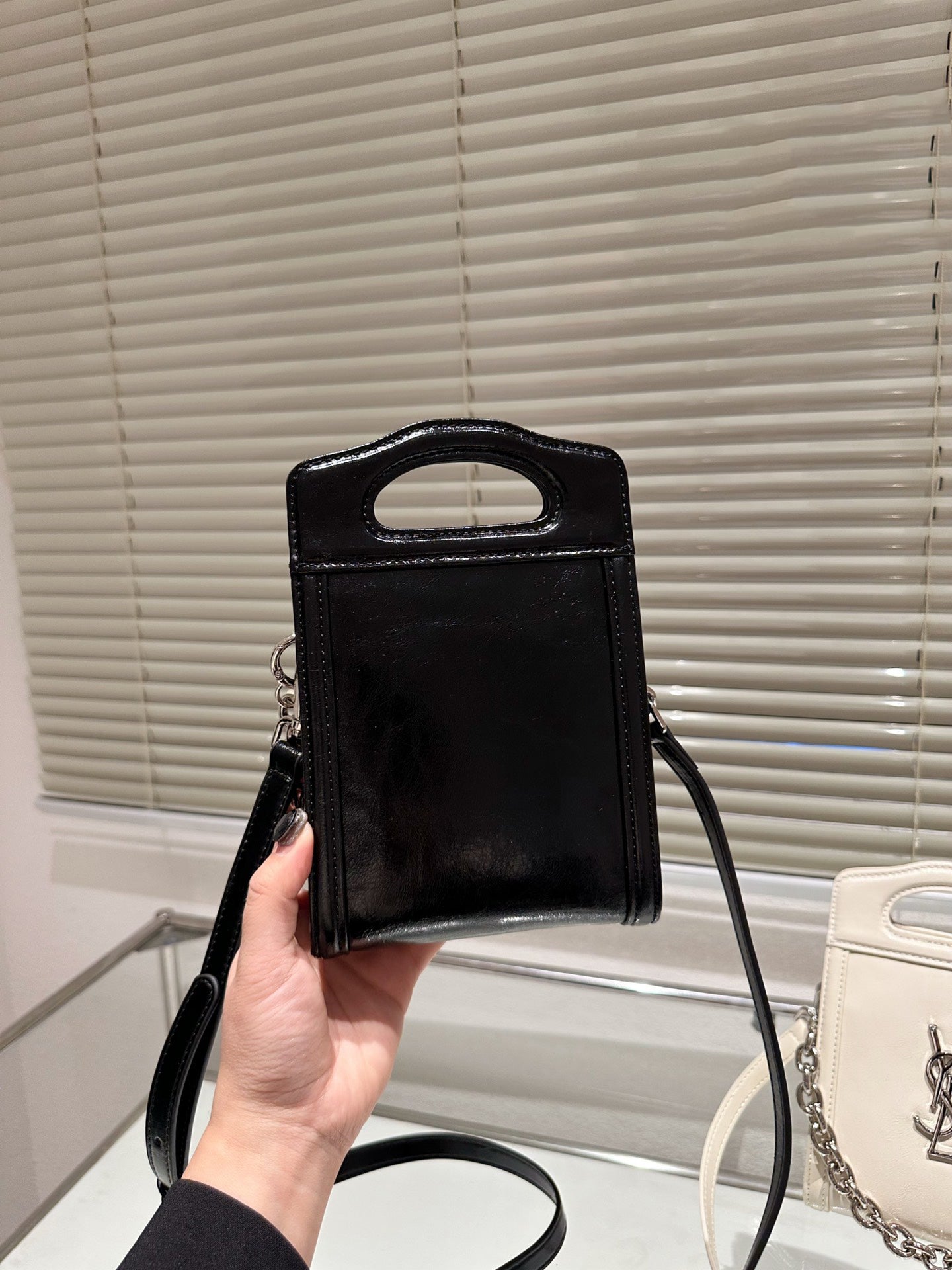 EN - Luxury SLY 303 Travel Bag