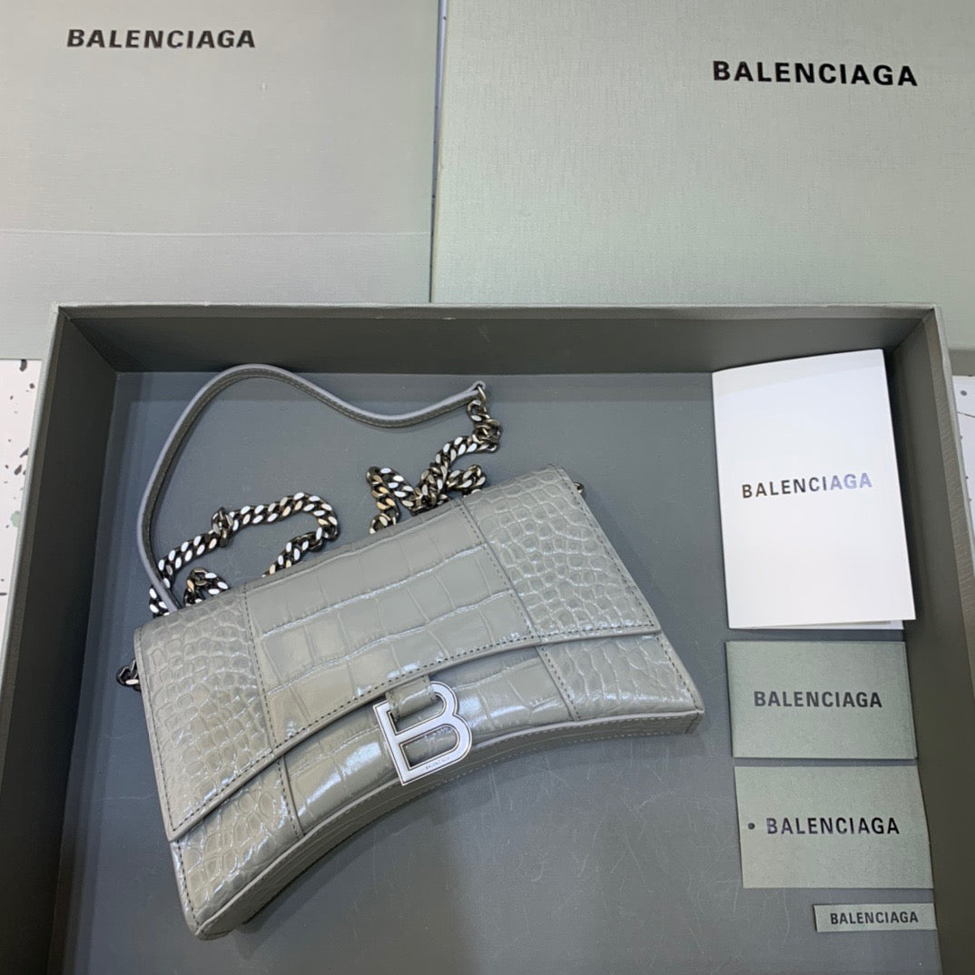 Top Quality Hourglass Wallet On In Gray Chain Crossbody Bag