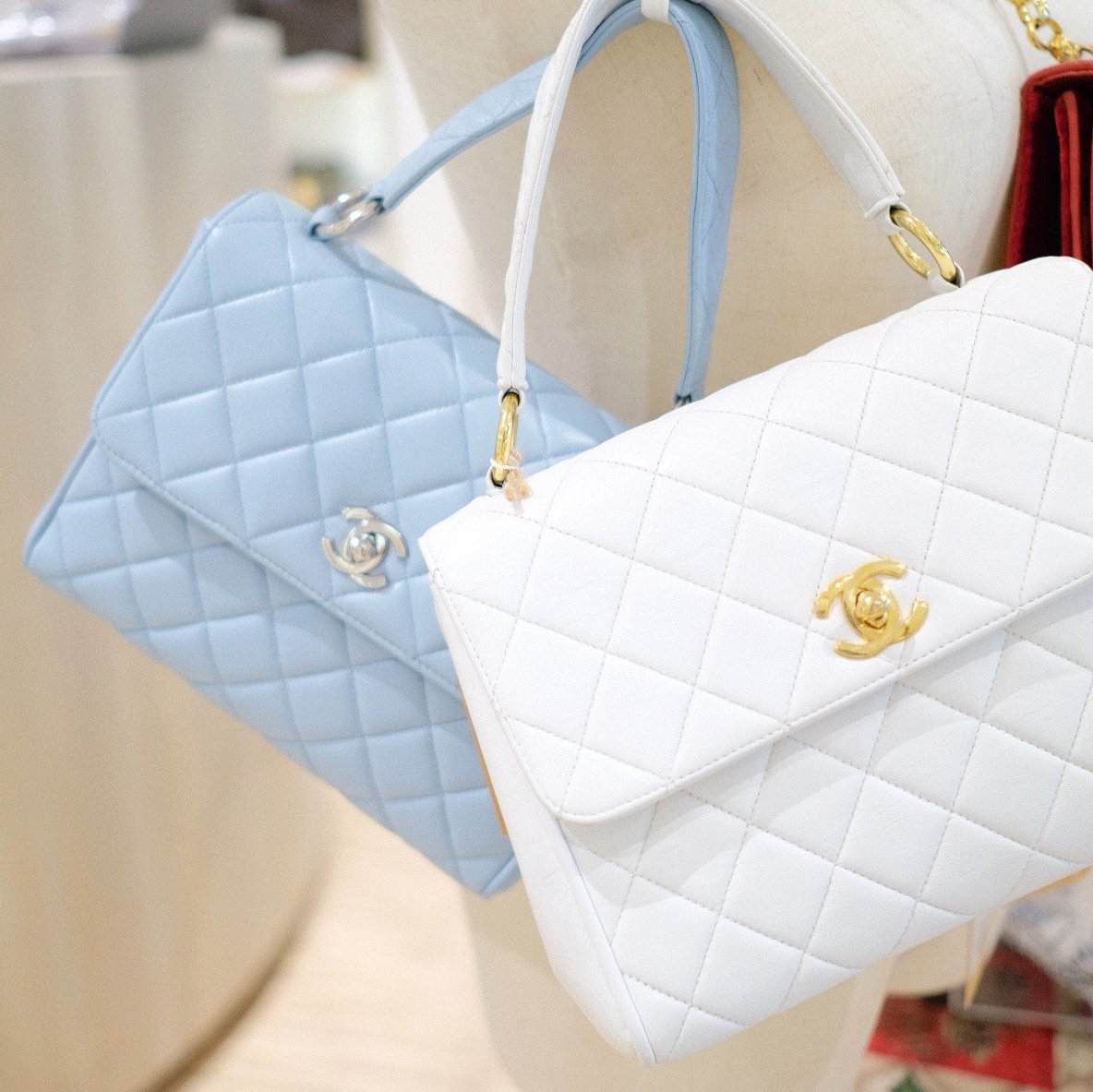 Chanel   kelly handbag(white)
