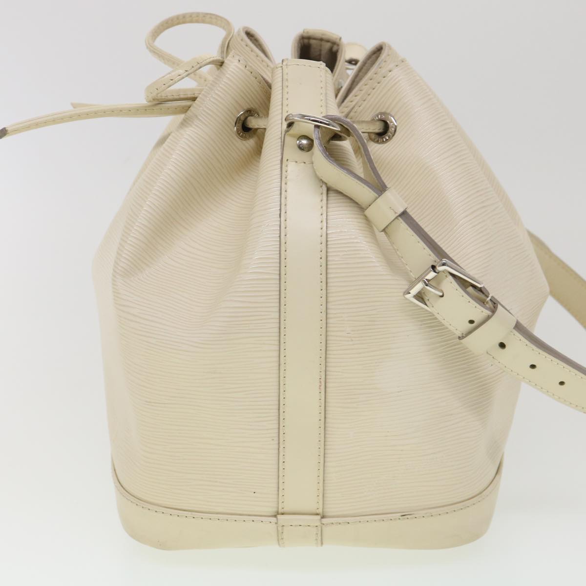 LOUIS VUITTON Epi Petit Noe Shoulder Bag White Yvoire M4084J LV 39066