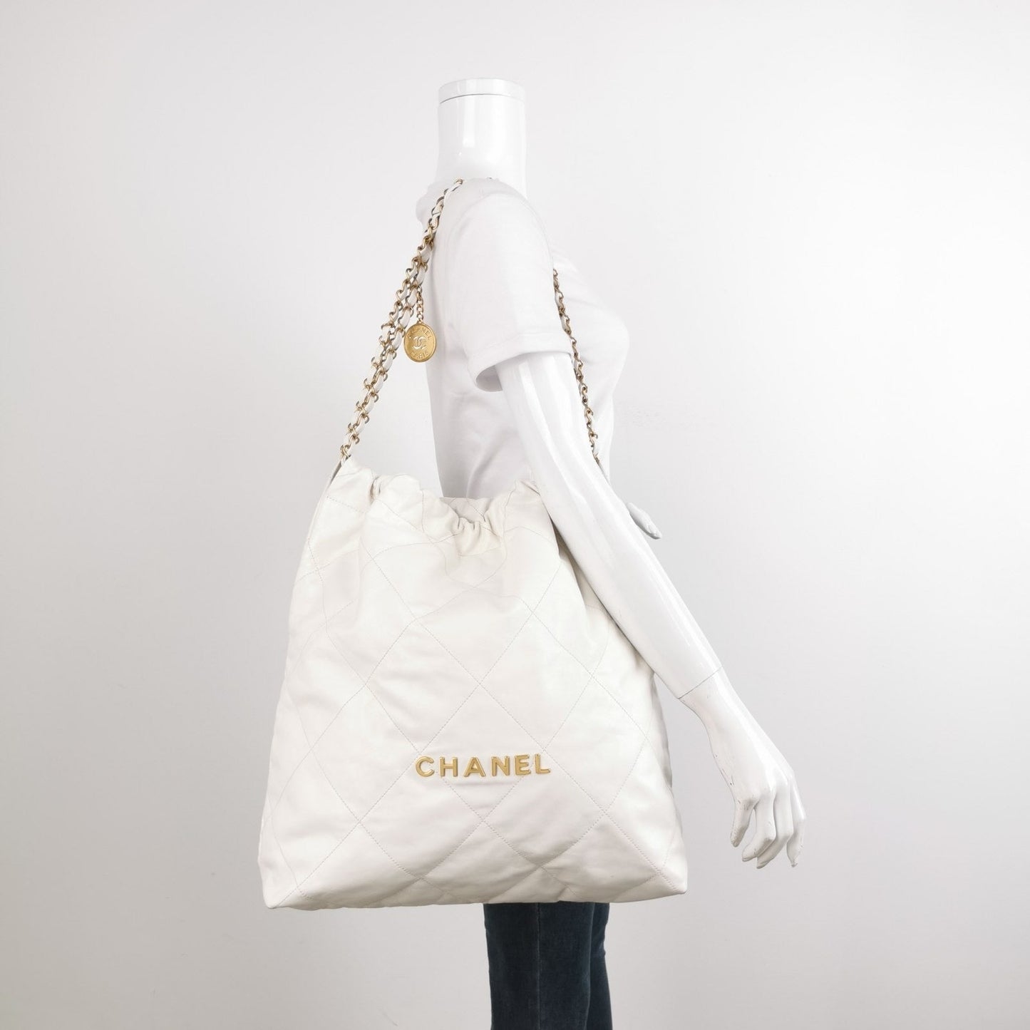 Chanel 22 Hobo Shiny Calfskin -tone Hardware White Gold Leather Shoulder Bag