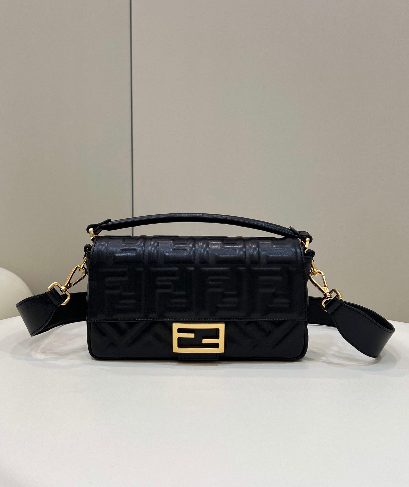 Fendi Top QualityTop Quality Baguette &# Black FF Crossbody Bag