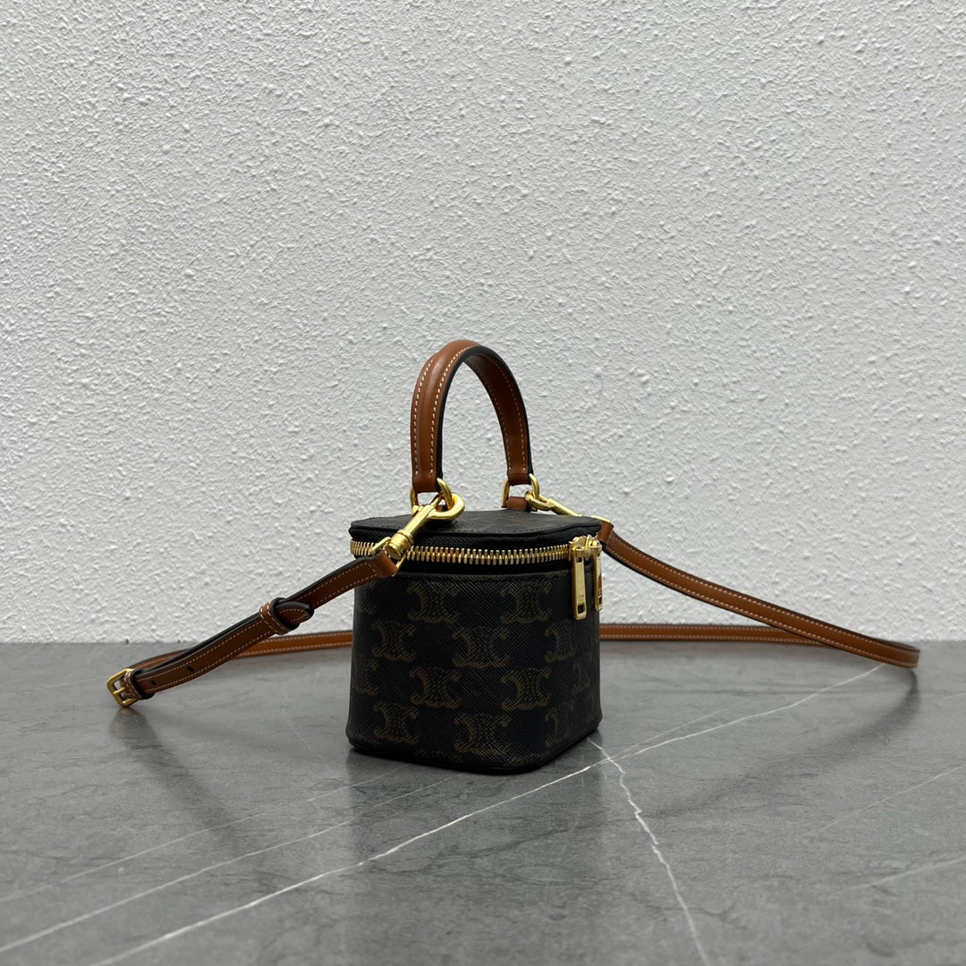 Top Quality Vanity Case In Triomphe For Canvas Tan Travel Bag