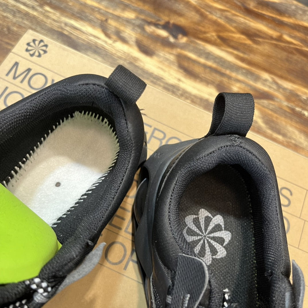 Nk Ar Mx & Black Travel Bag