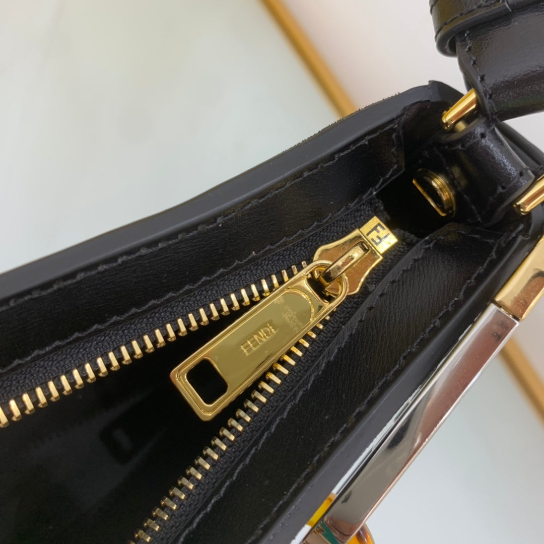 Top QualityTop Quality O Lock Black Handbag