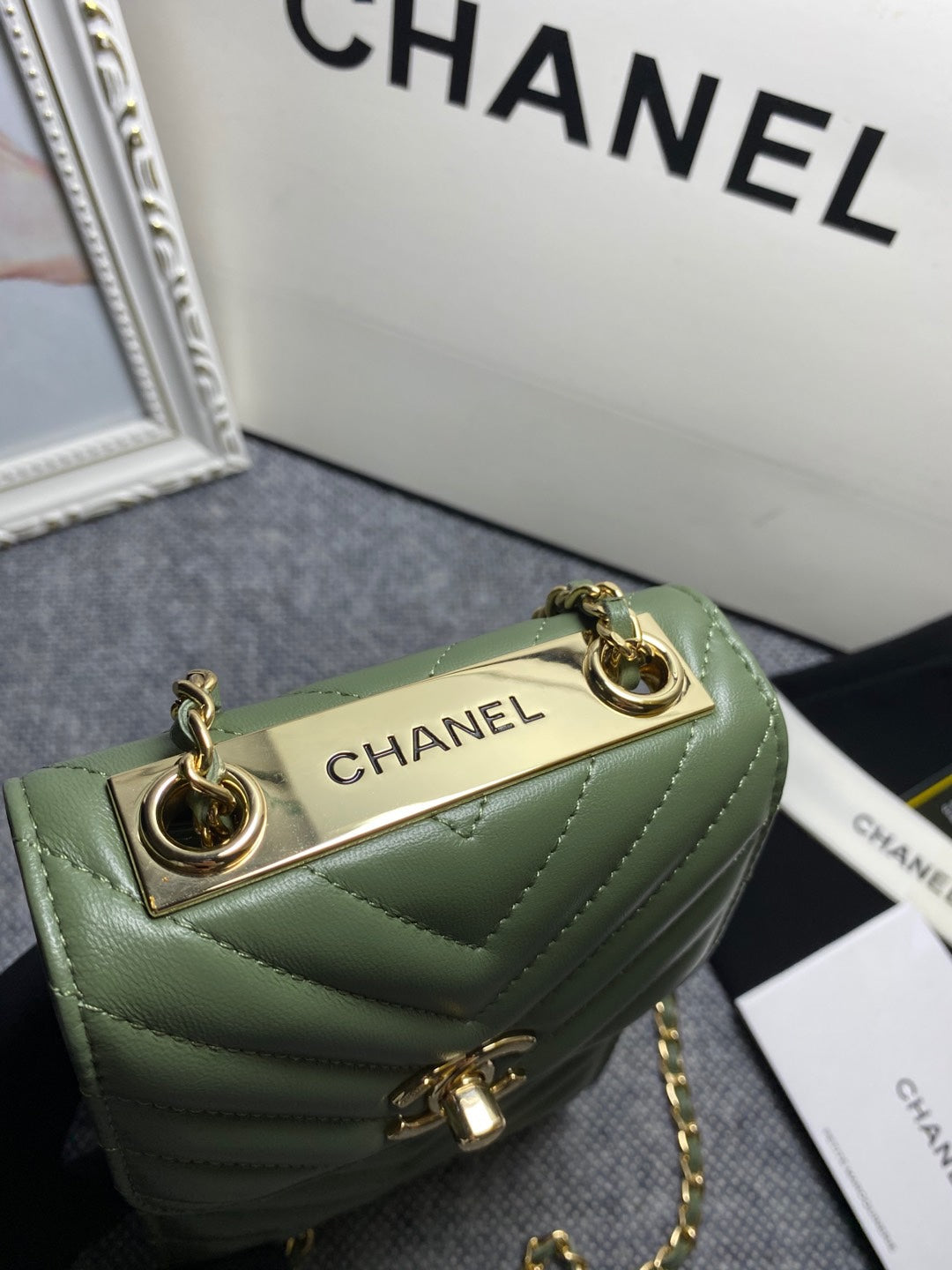 CHL Chevron Trendy CHL Phone Travel Bag 3