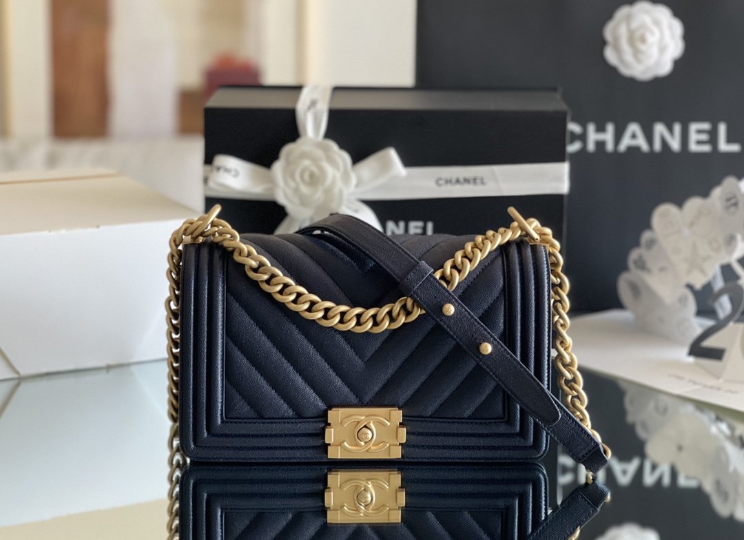 CHLMedium Boy Dark 9.8in 25cm Blue Handbag