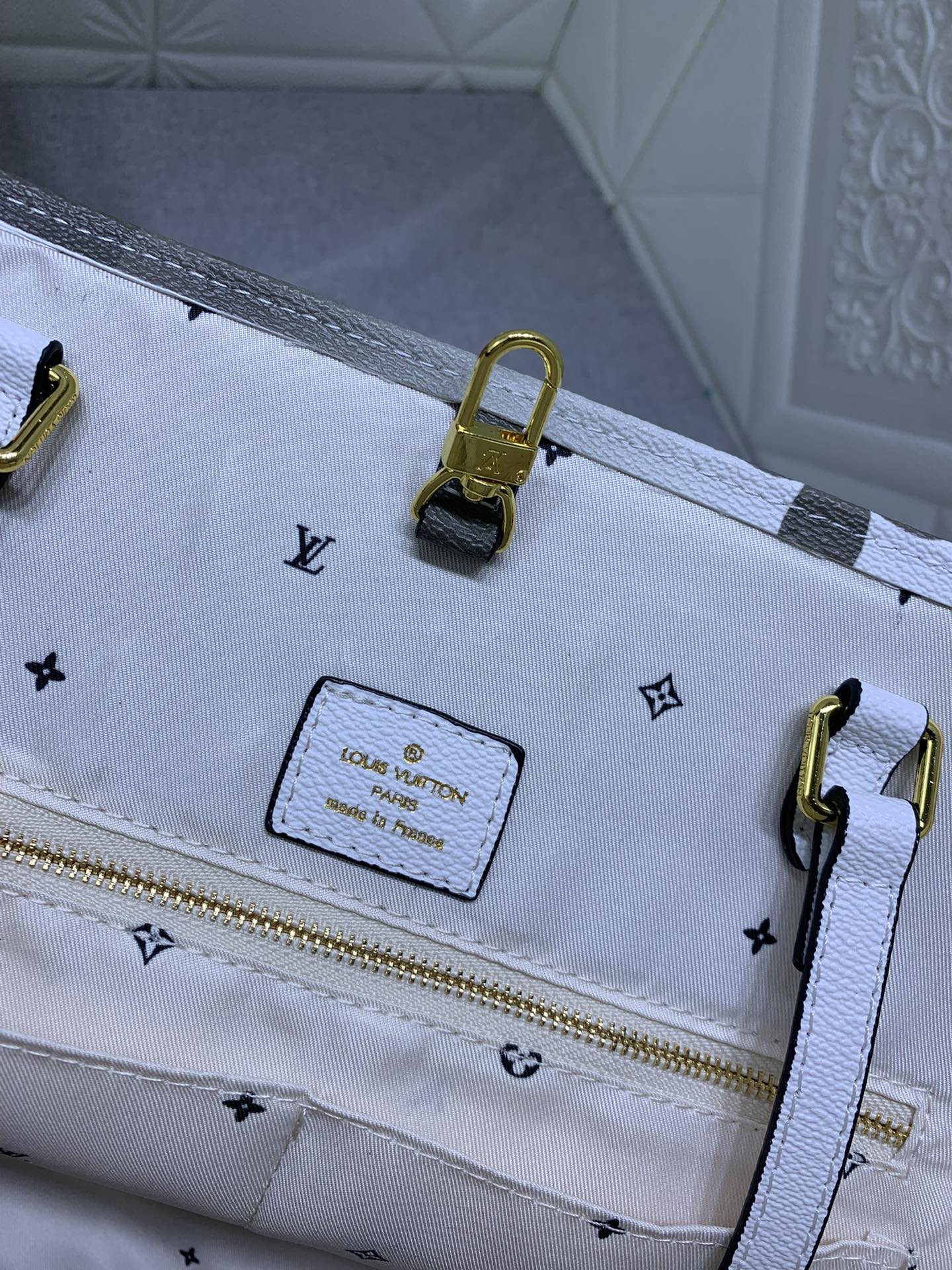 EN - Luxury LUV 750 Travel Bag