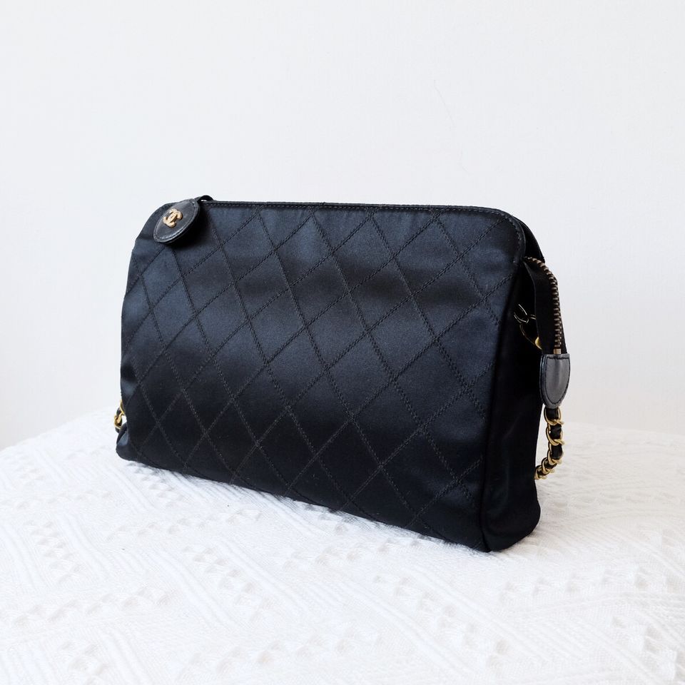 Chanel   silk clutch+chain