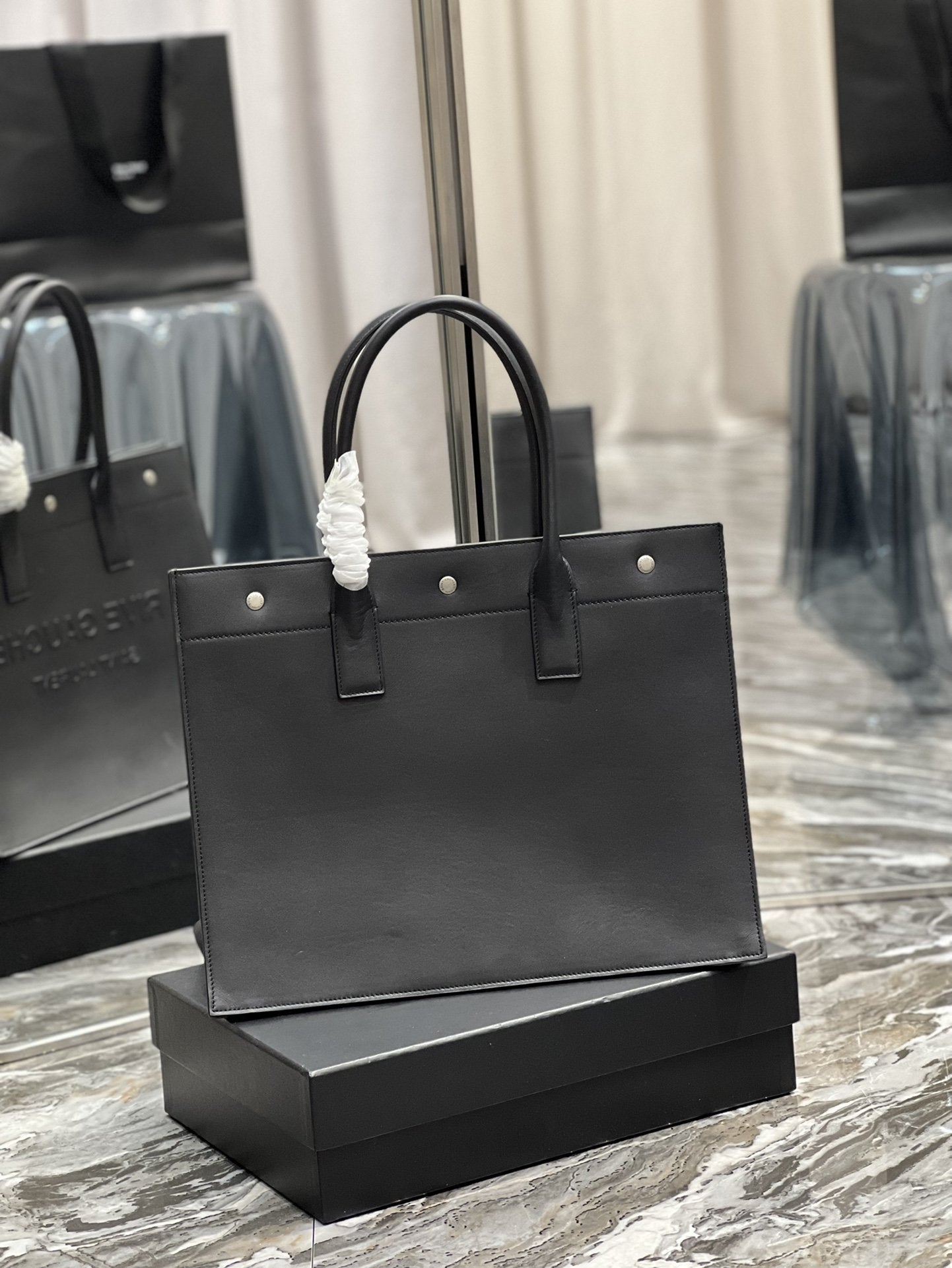 YSL Saint Laurent Rive Gauche Noir 15in 39cm Black Small Tote Bag