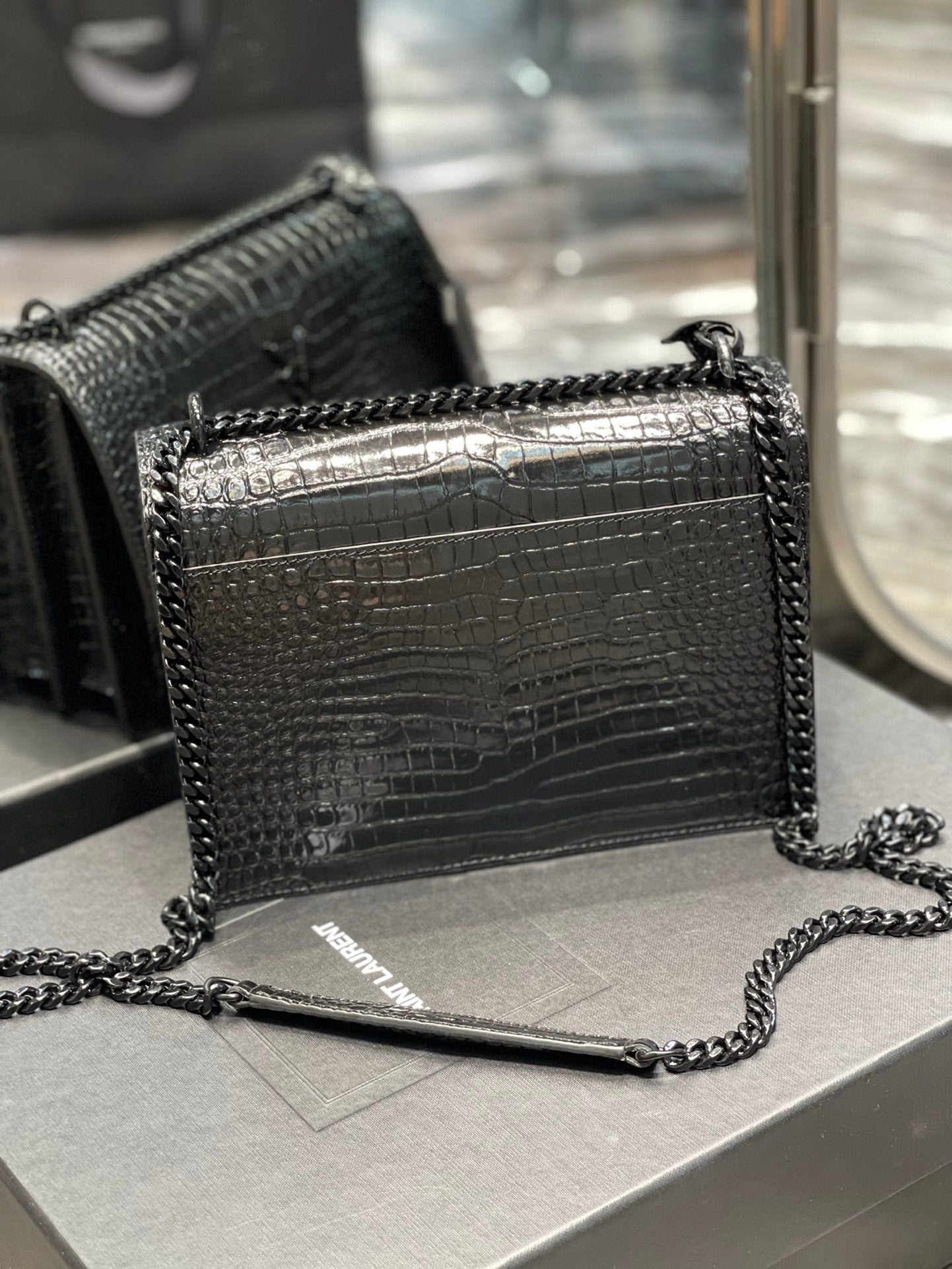 YSL Saint Laurent Sunset 8in 22cm Black Medium Chain Handbag Ysl 442906Dnd0U1000