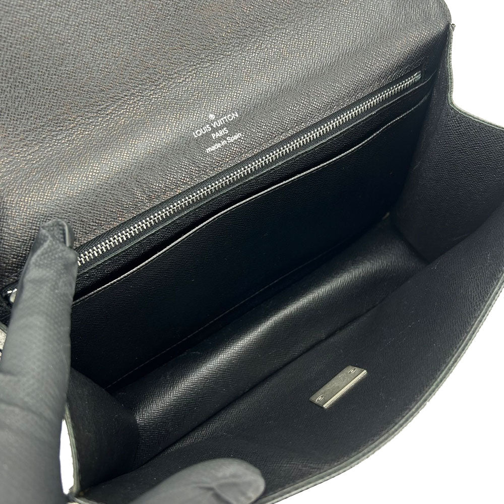 Louis Vuitton business M30782 Taiga Selenga Black Handbag