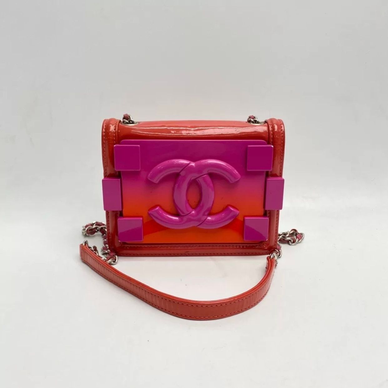 Preloved chanel bag pink 15x12cm 49662