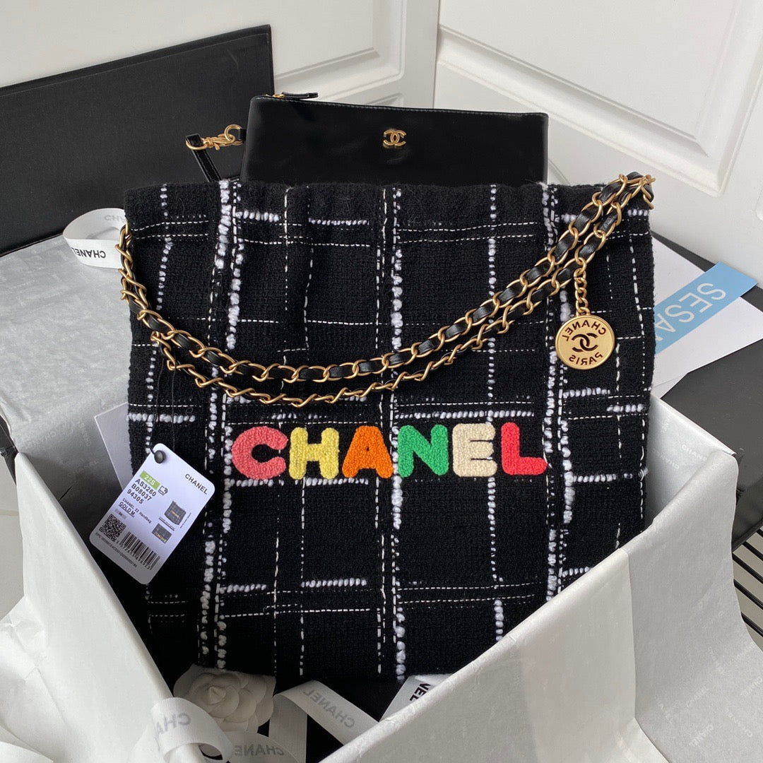 CHL 22 Hardware , 14.2in Black Gold Shoulder Bag