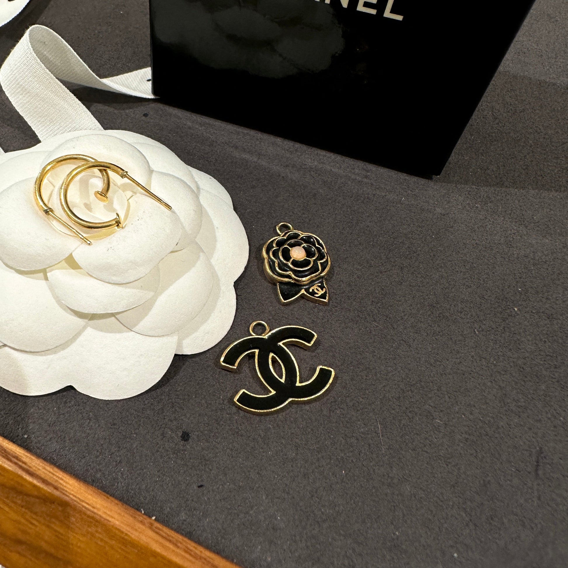 Chanel   earrings