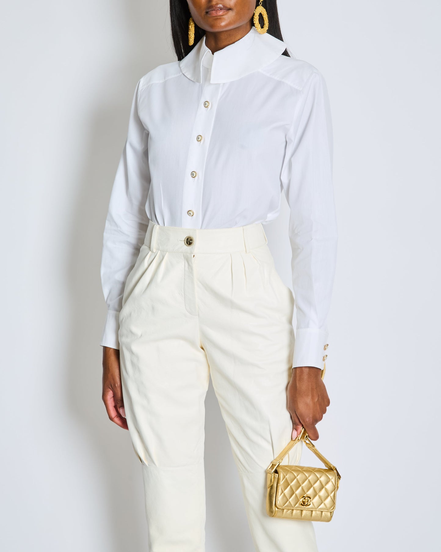 Chanel Resort La Pausa White Leather Tro Rs With Gold And Pearl Embellished Cc Logo Button Size Fr 36 (Uk 8) Bag