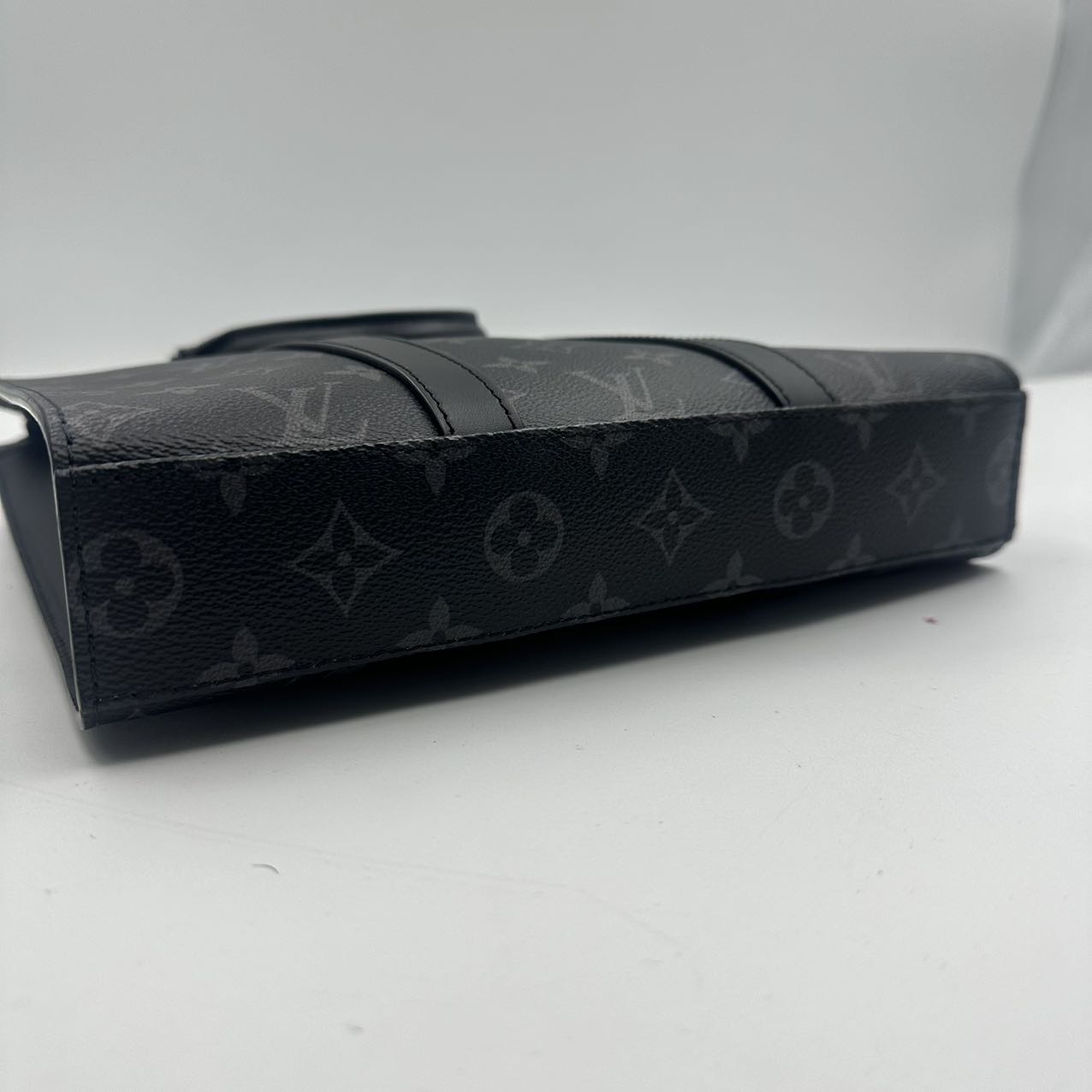 Louis Vuitton Sac Plat Cross Monogram Eclipse Fashion Accessory
