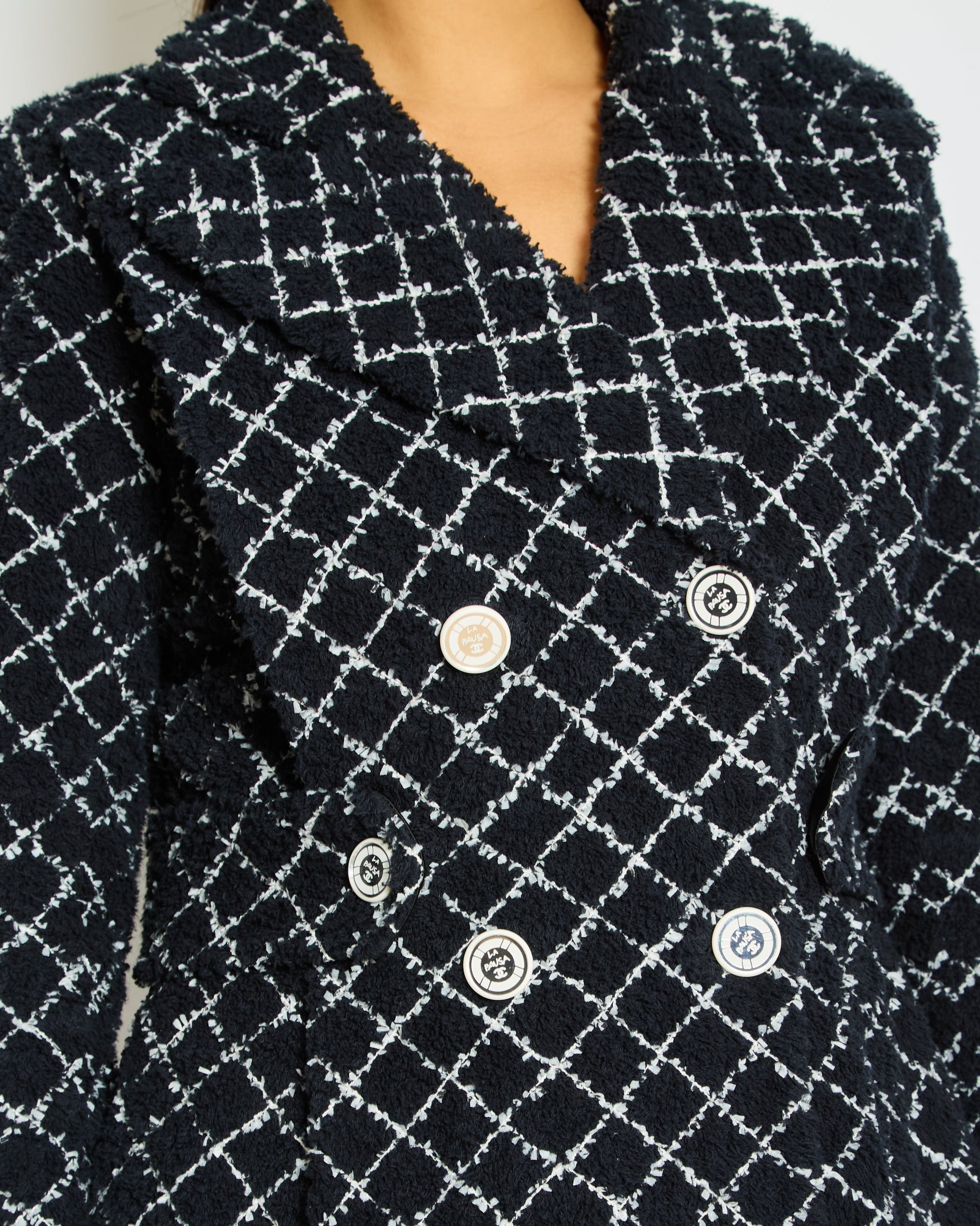 Chanel 19/C Cruise Collection Tweed Jacket in Navy and White with  ed Buttons Size FR 34 (UK 6)