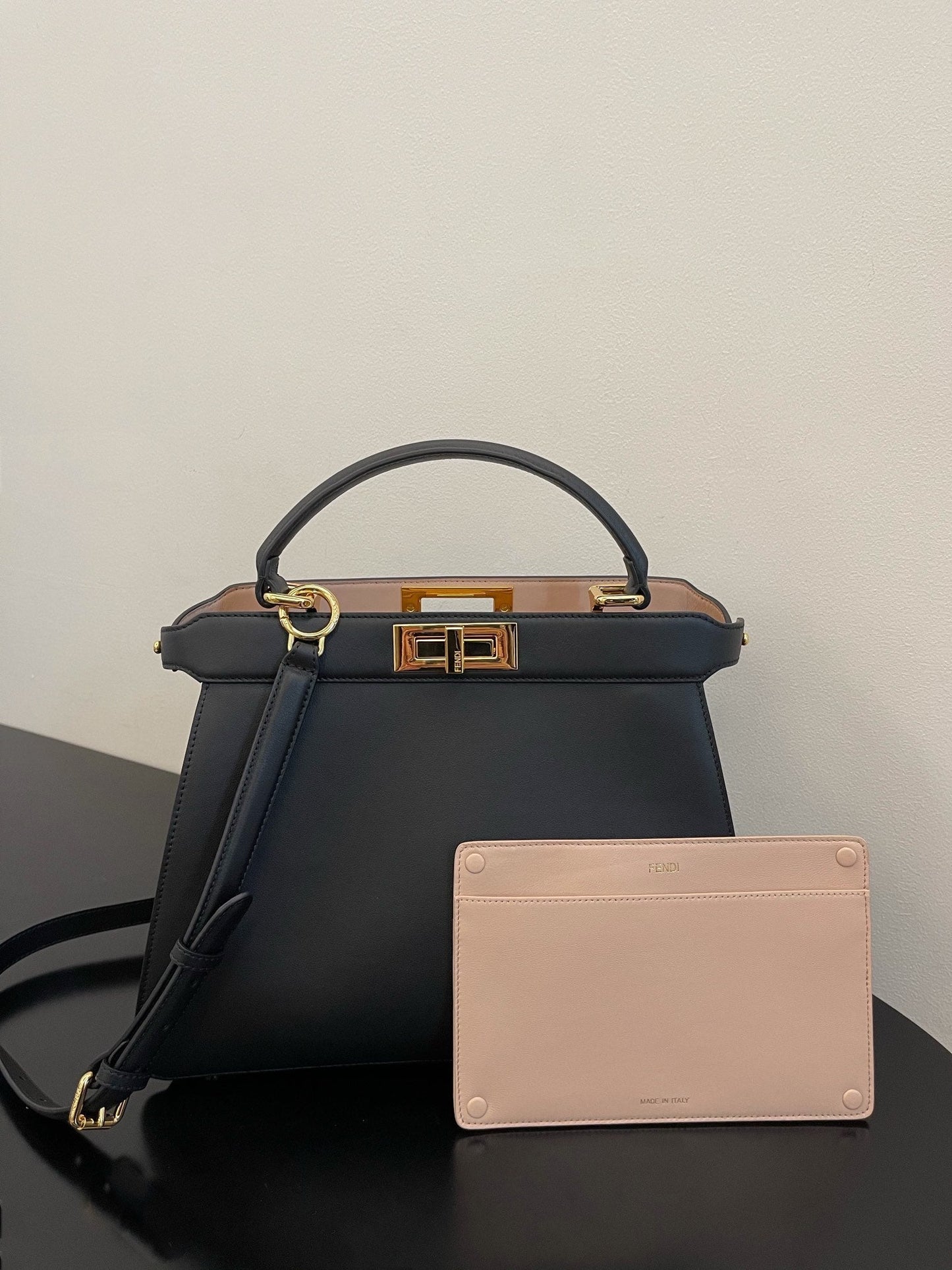 Top QualityTop Quality Peekaboo ISeeU Black Small Handbag
