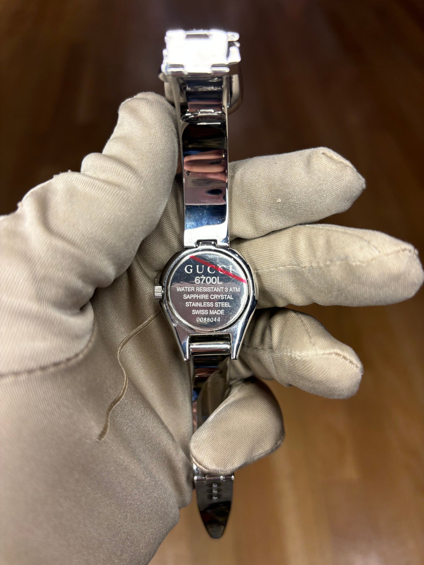 Gucci Black Round Dial Stainless Bangle Belt Clasp