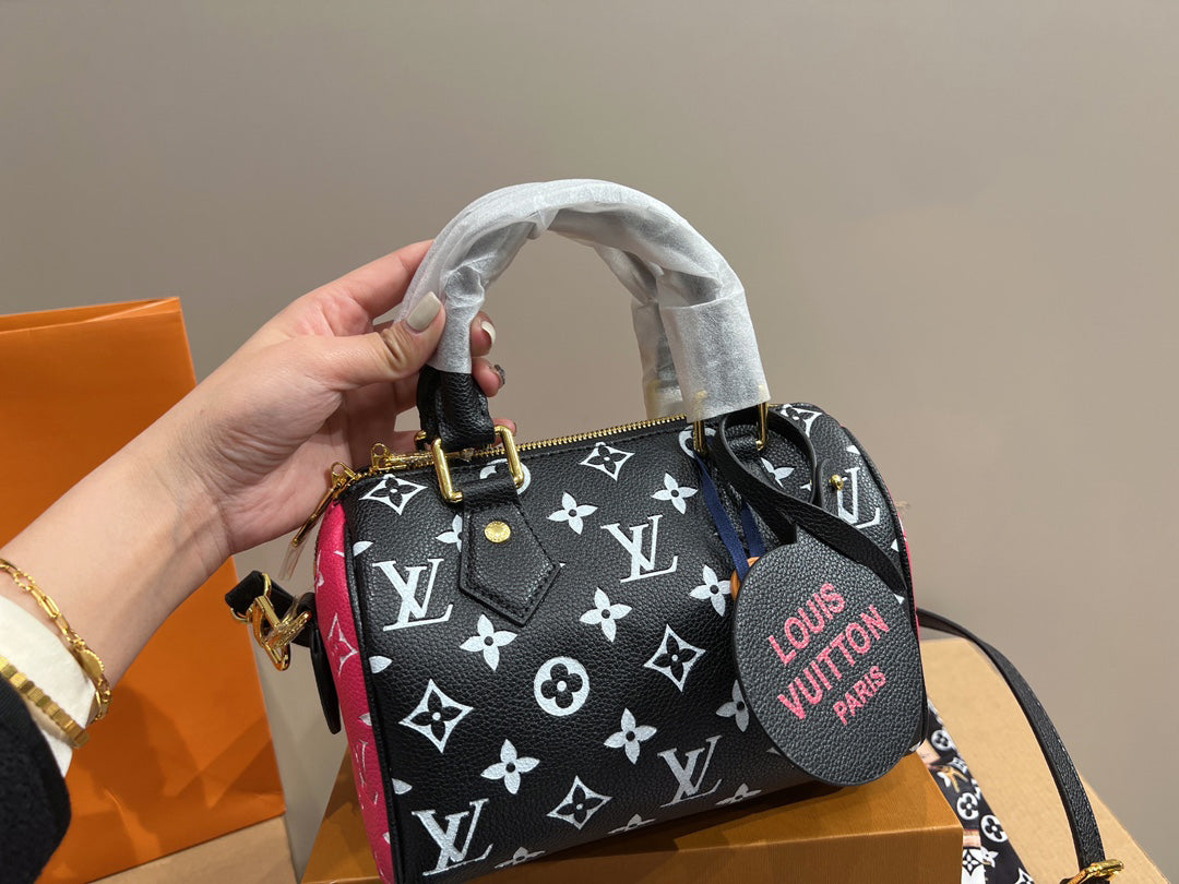 EN - Luxury LUV 732 Travel Bag