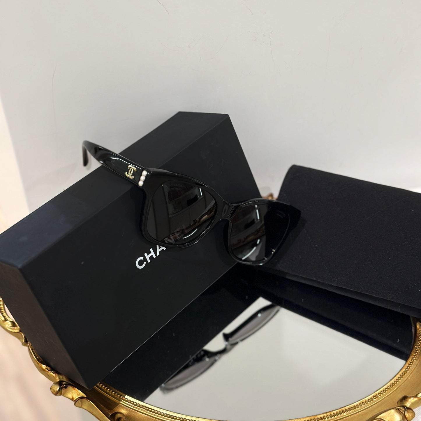 Chanel classic cc logo sunglasses