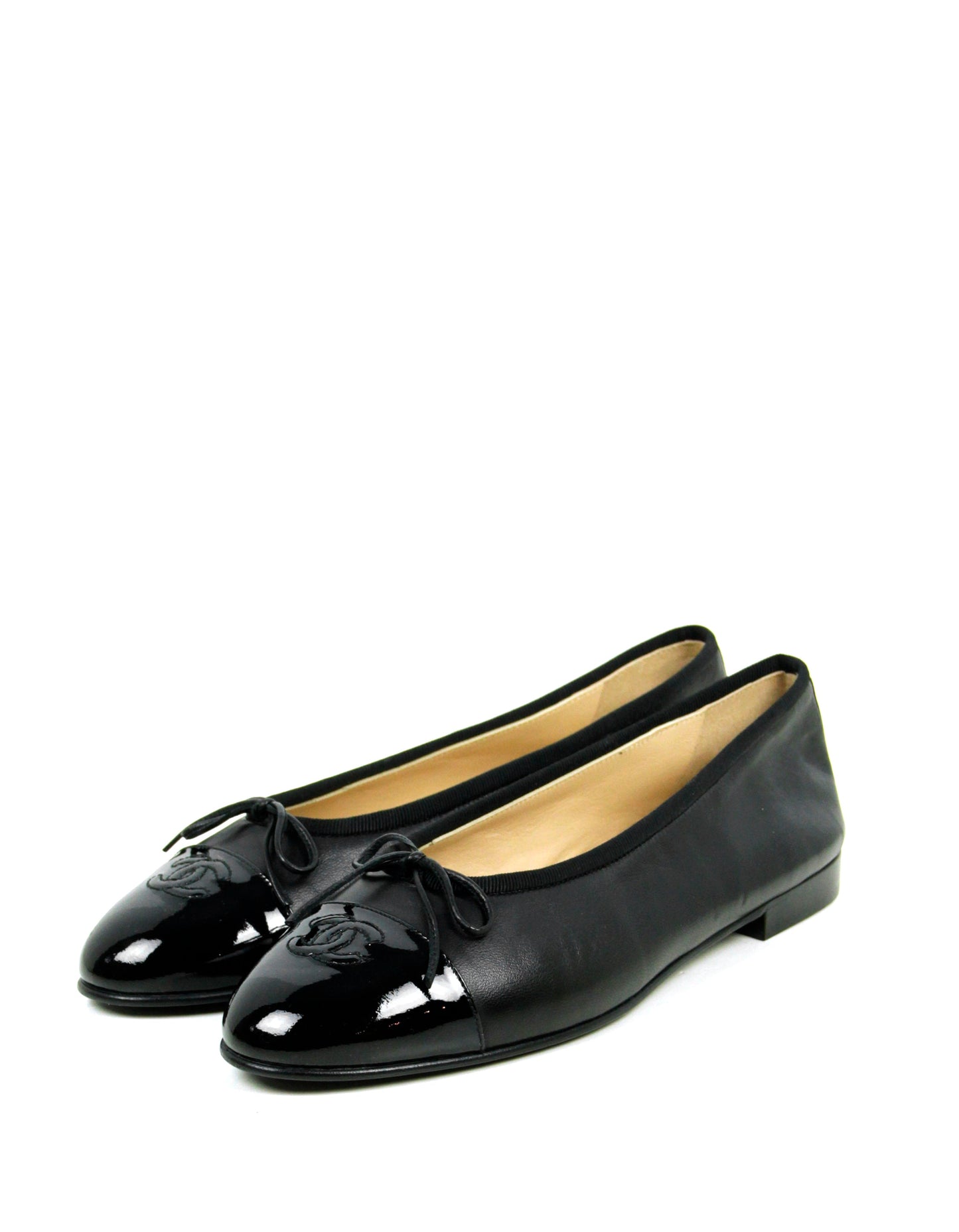 Chanel NEW Black Leather/Patent Cap Toe CC Ballet Flats sz 38