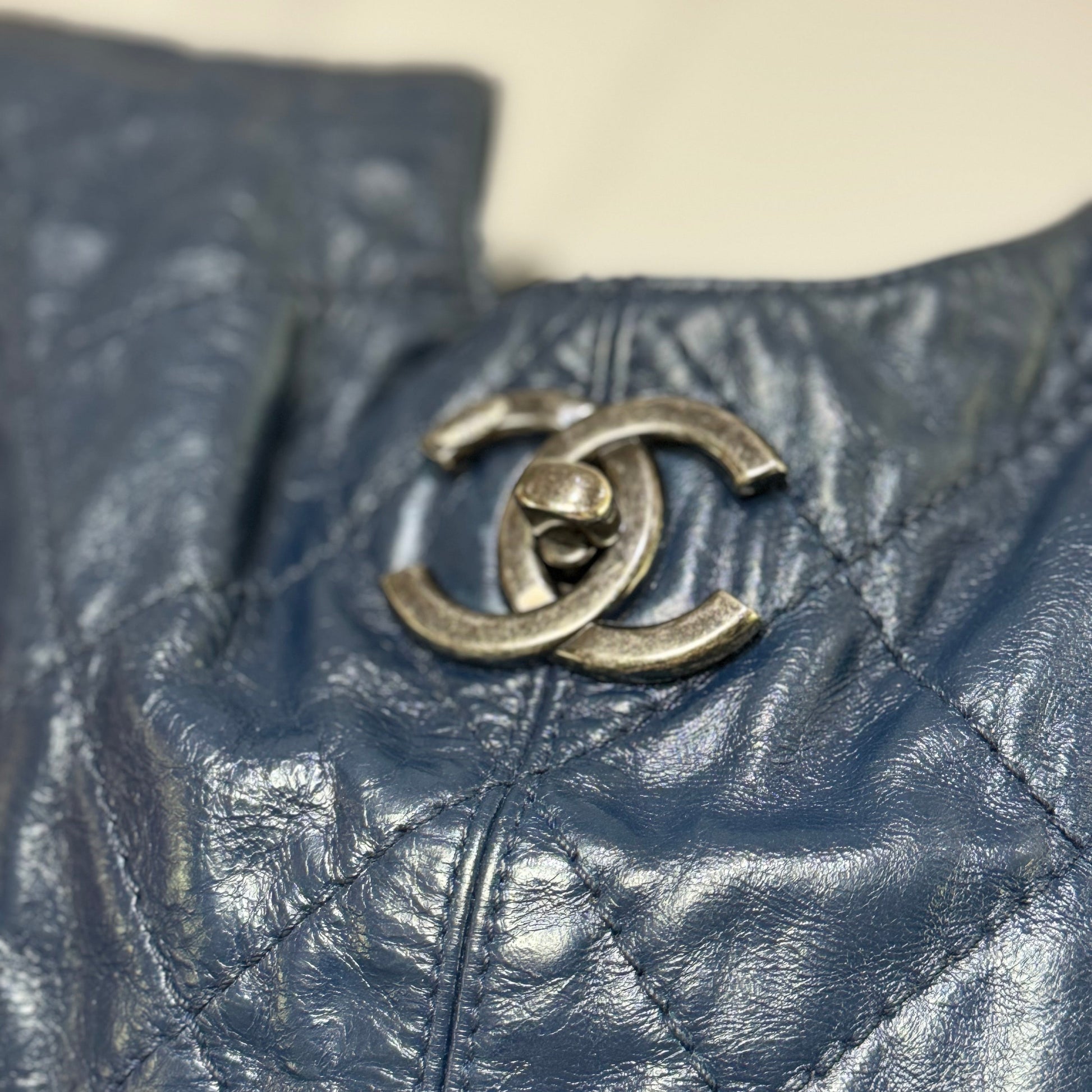 CHANEL   HOBO BAG NAVY CALFSKIN OIL-WAX LEATHER