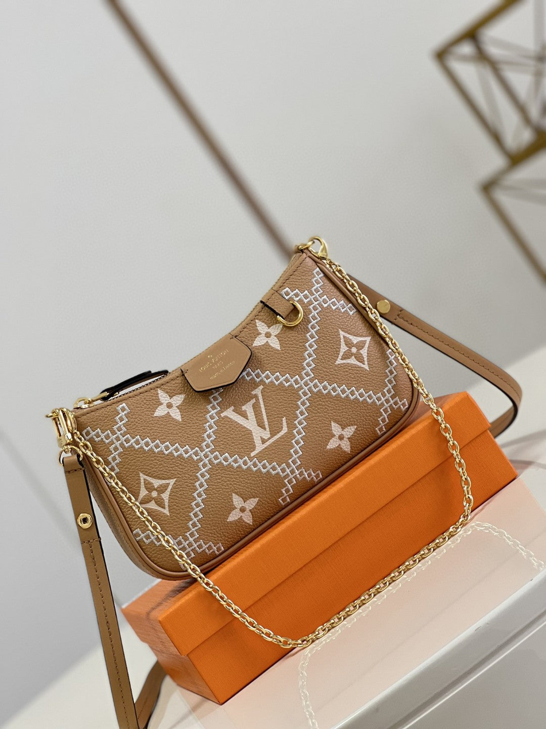 Top Quality Easy Pouch On Strap Empreinte Monogram Beige Travel Bag