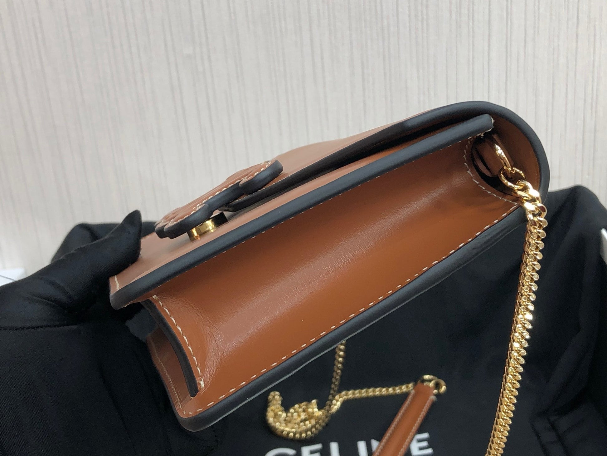 Top Quality Wallet On Triomphe For Women Tan Chain Crossbody Bag
