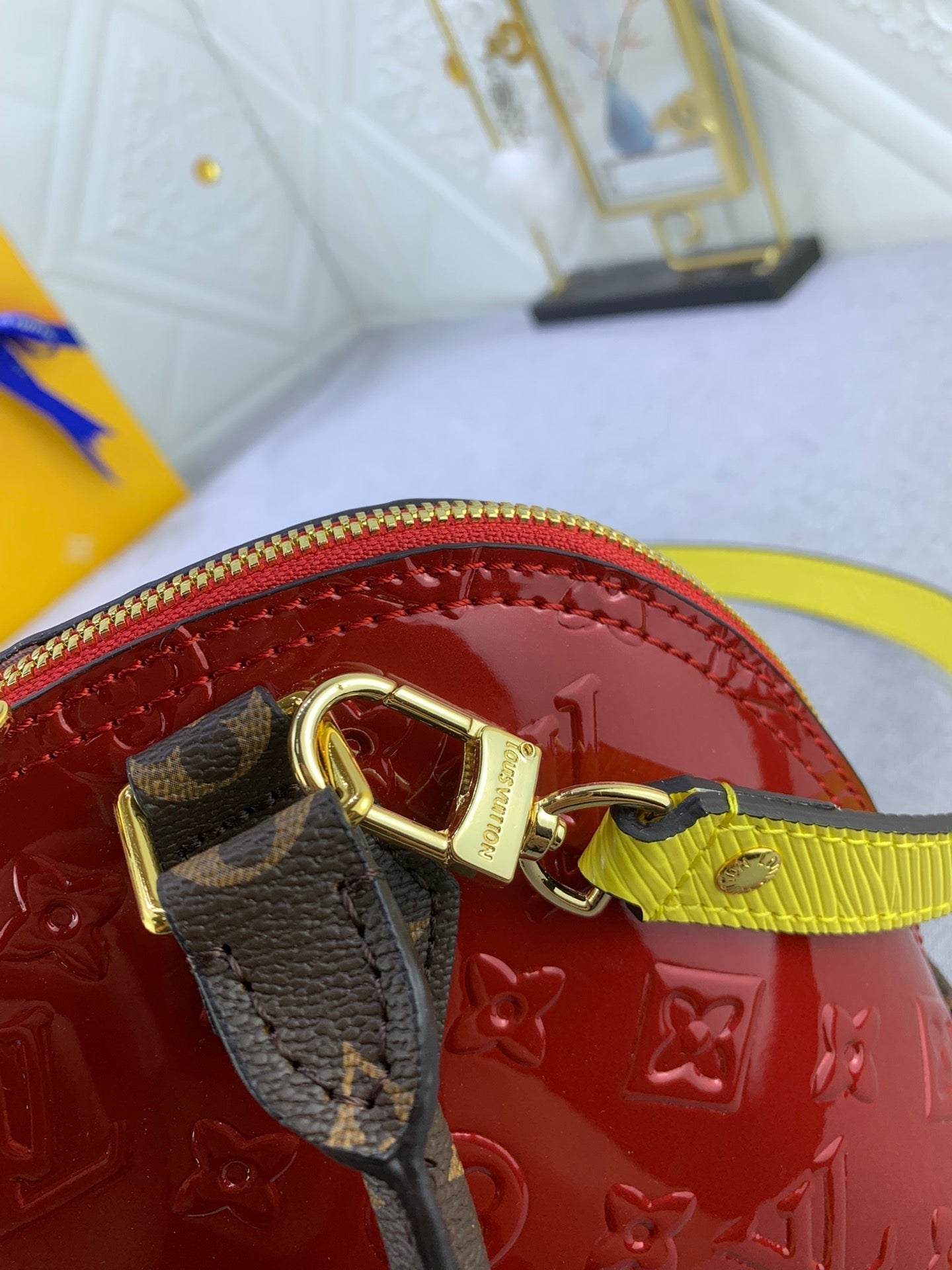 EN - Luxury LUV 836 Travel Bag