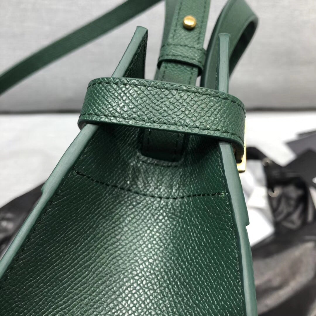 YSL Saint Laurent Manhattan Shoulder Bag 82In21Cm Ysl 5666