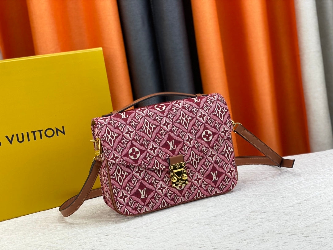 EN - Luxury LUV 801 Travel Bag