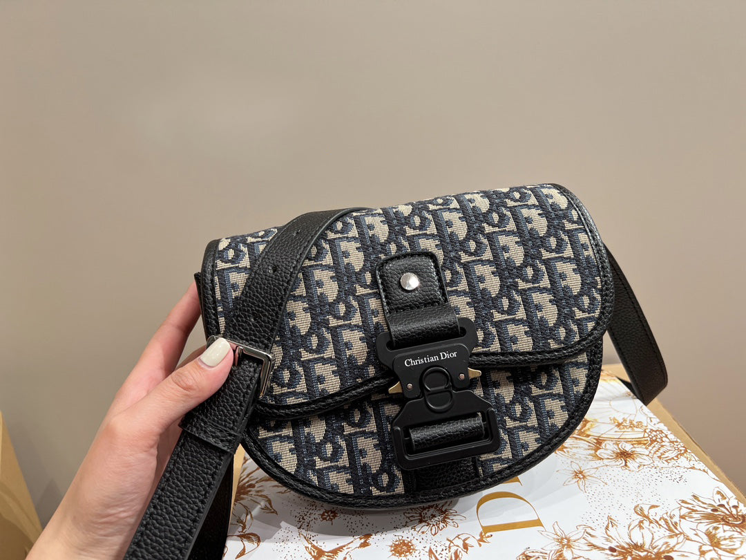 EN - Luxury DIR 361 Travel Bag