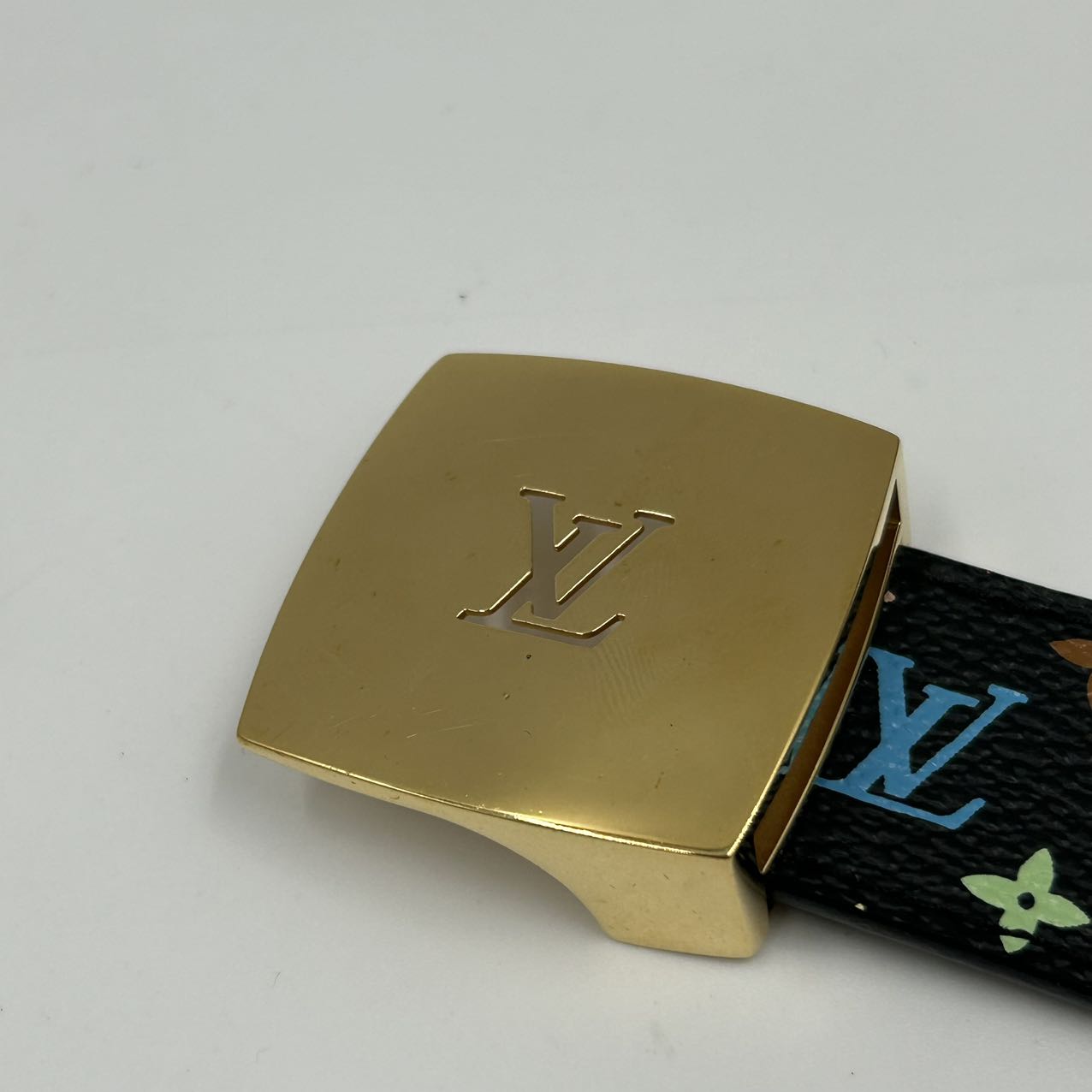 Louis Vuitton Monogram Suntulle Fashion Accessory