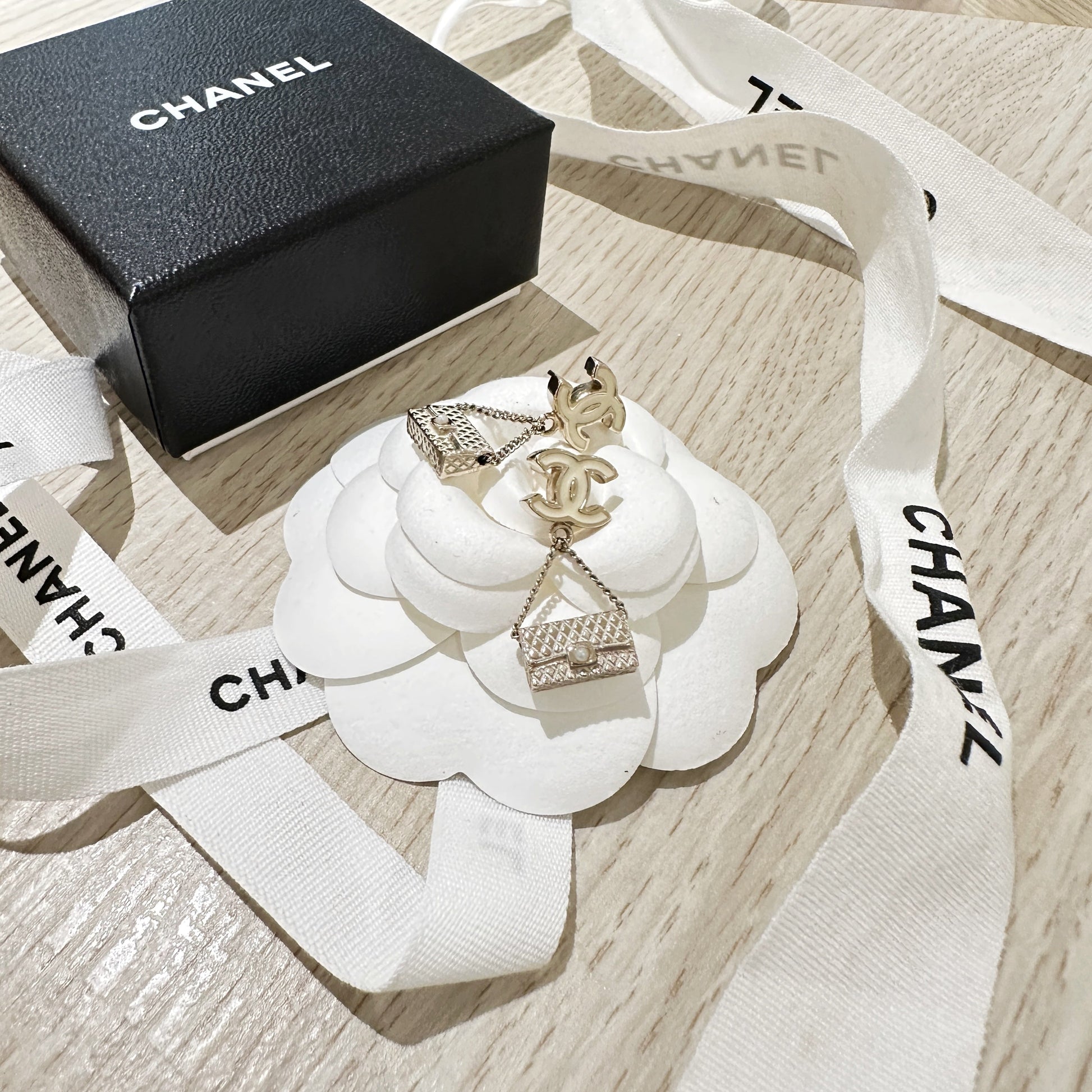 Chanel   earrings