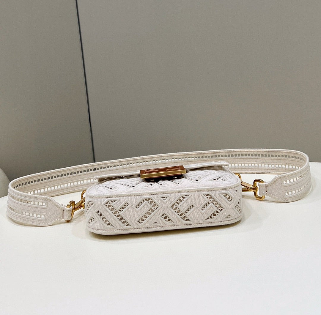 Fi Baguette With Embroidery Bag For Woman White Small Travel Bag