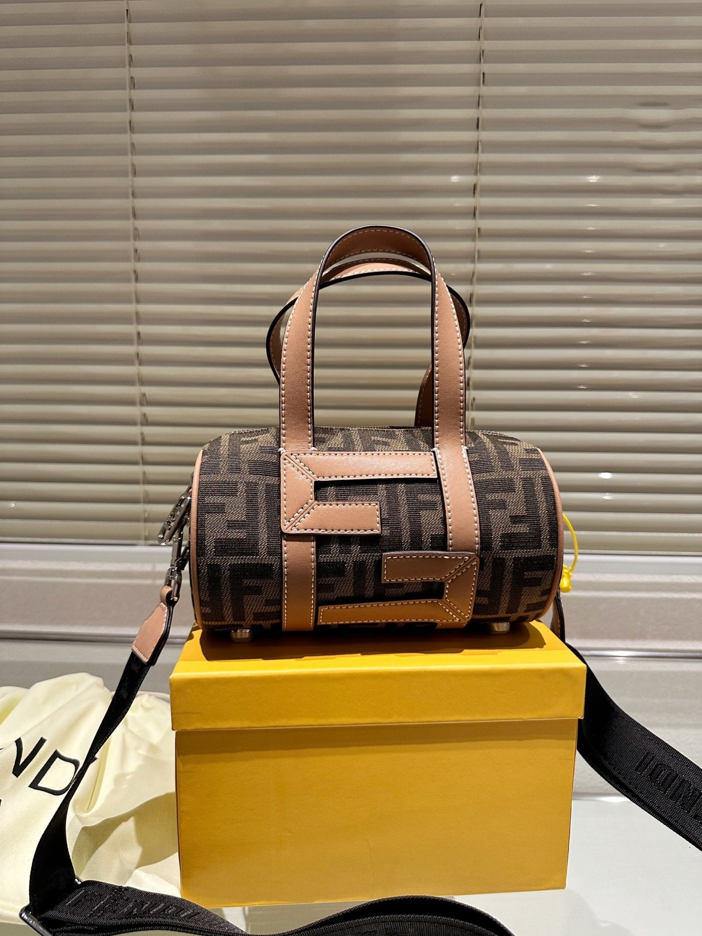 EN - Luxury FEI 295 Travel Bag