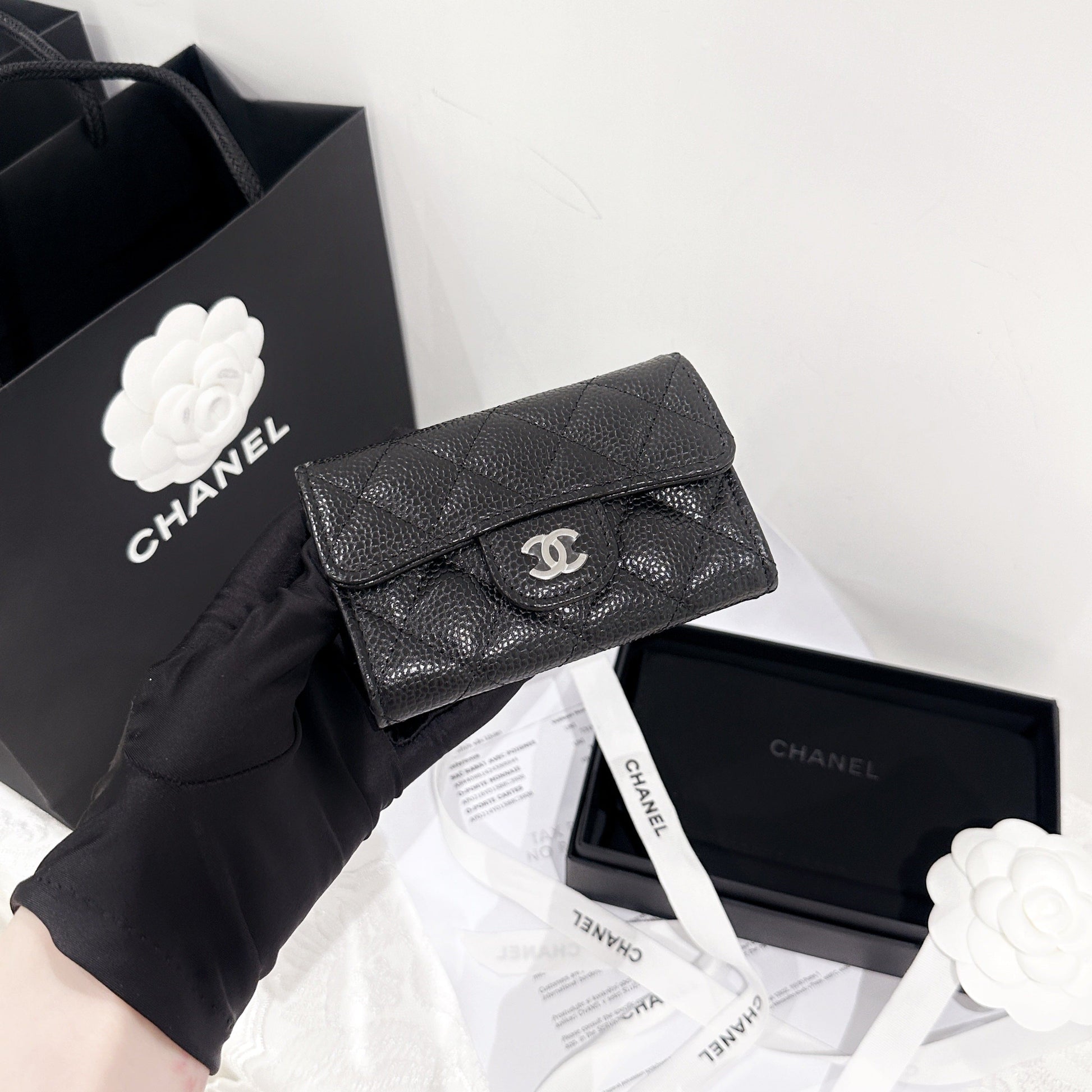 Chanel classic caviar card holder?Brand new?