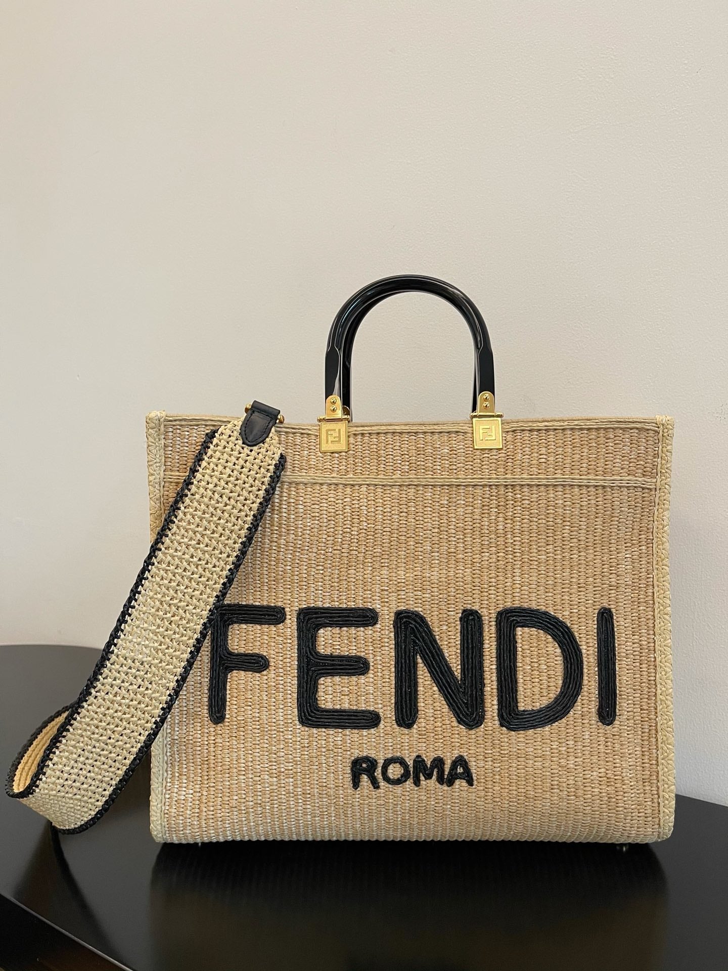 Top QualityTop Quality Sunshine straw Black Beige Medium Tote Bag