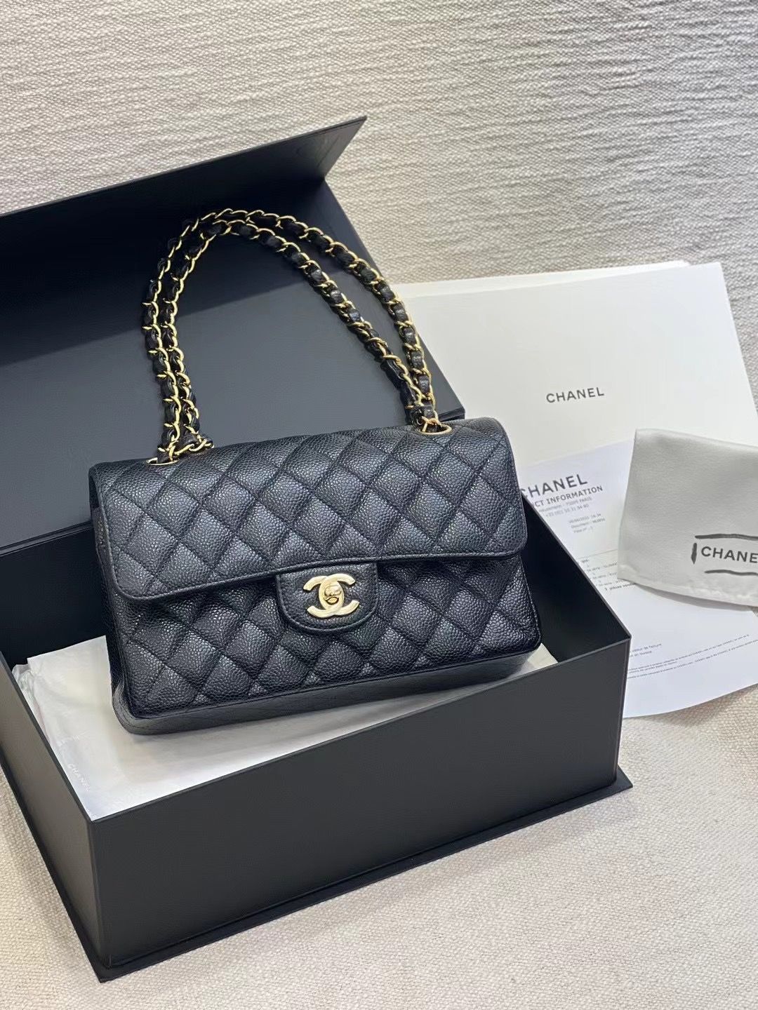 Chanel classic flap CF small black chip ×cm