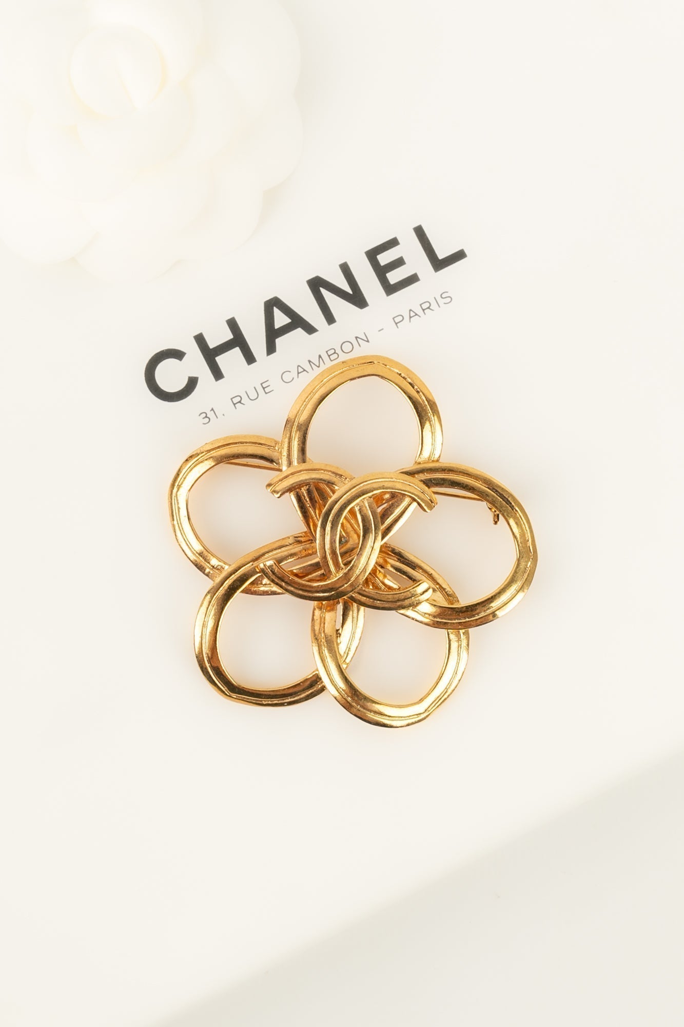 Broche fleur Chanel Printemps